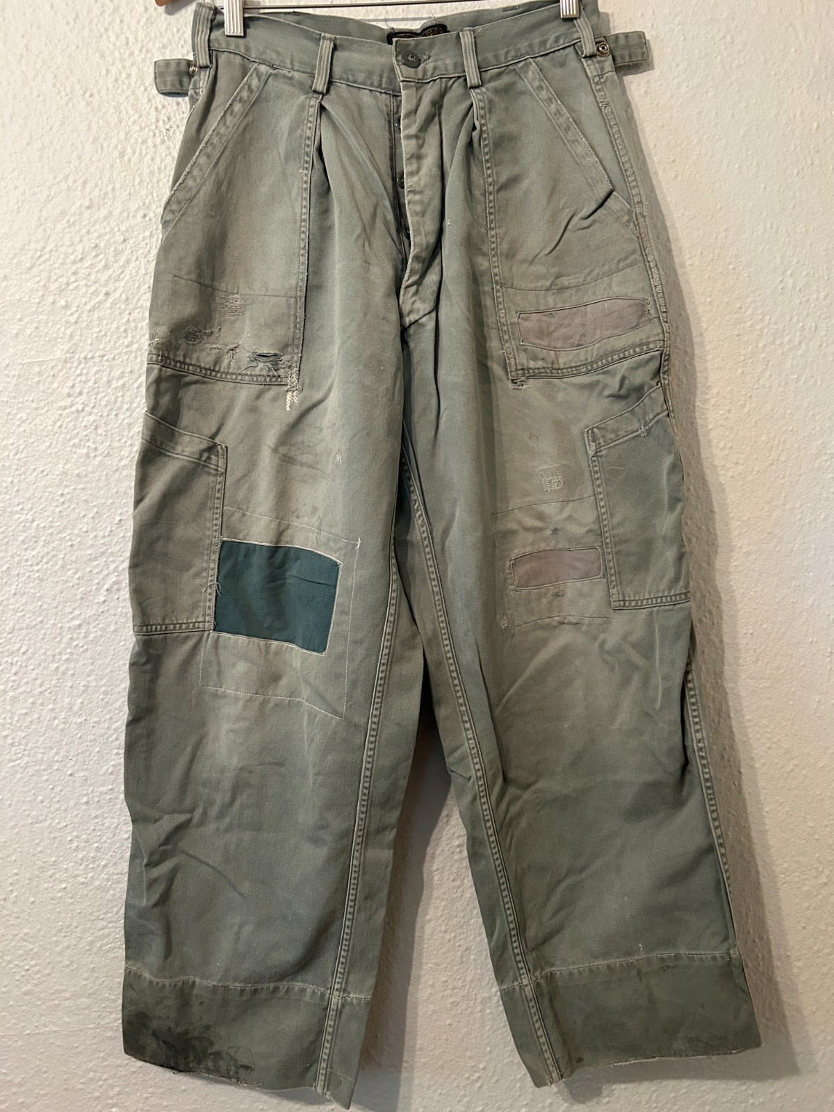 Distressed Vtg 50s USAF MIL-T-4335A Sage Green 509 Mechanic Utility Trousers 30 Distressed Vtg 50s USAF MIL-T-4335A Sage Green 509 Mechanic Utility Trousers 30