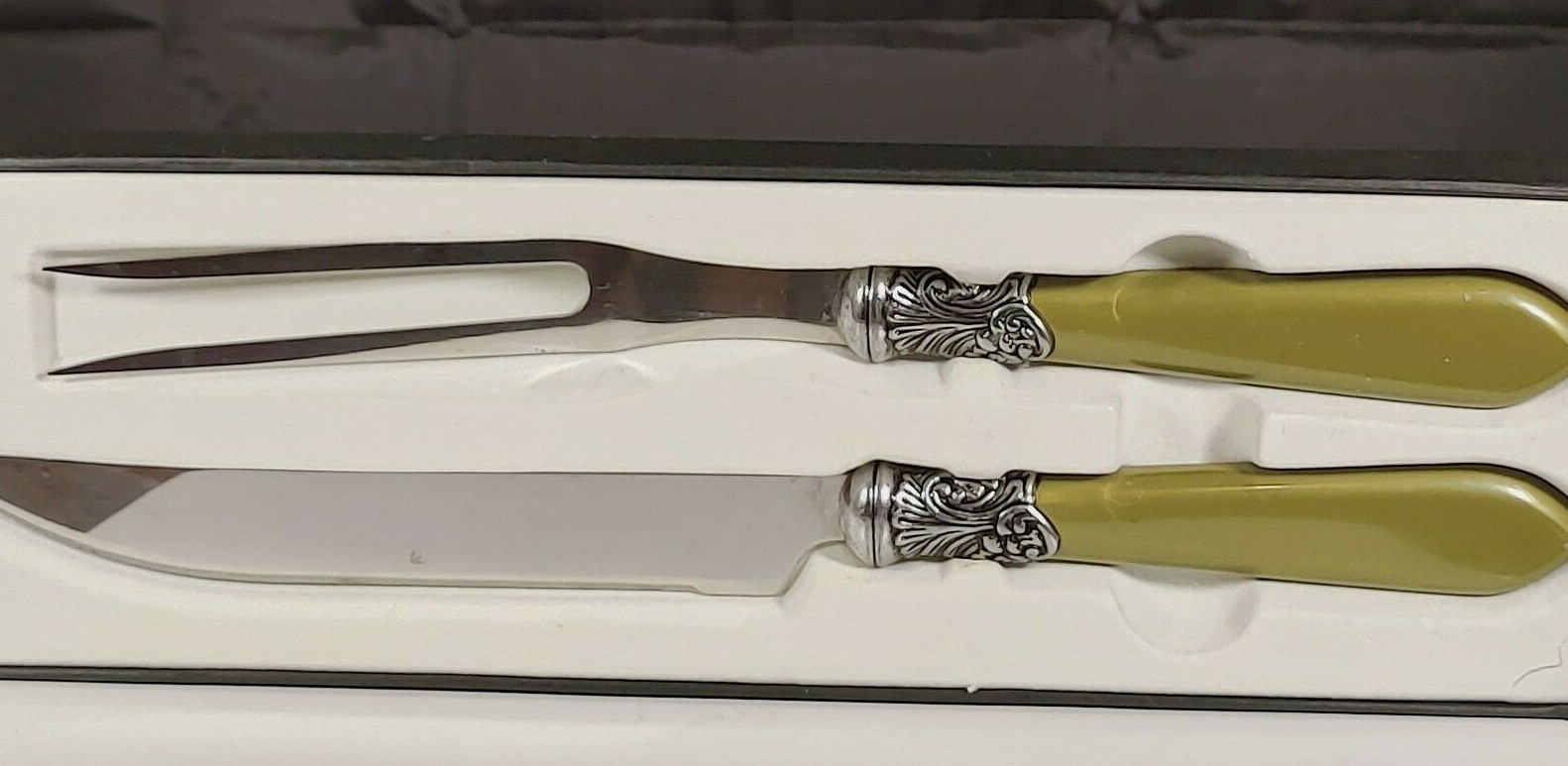 Vintage Le Baroque Carving Knife Set with Green Bakelite Handles Vintage Le Baroque Carving Knife Set with Green Bakelite Handles
