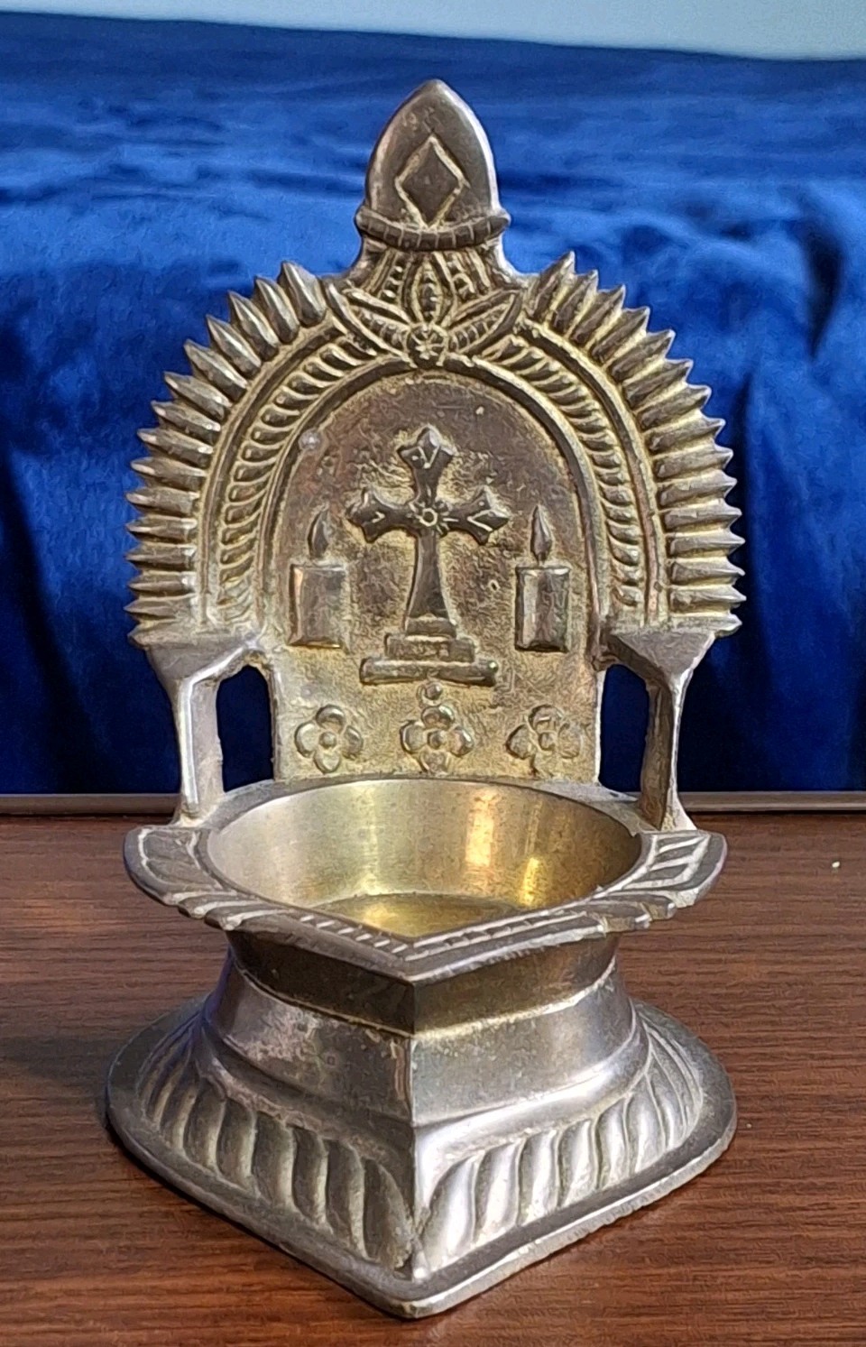 Vintage Brass Kamakshi Vilakku Deepam Diya Oil Lamp Holder Temple Décor Vintage Brass Kamakshi Vilakku Deepam Diya Oil Lamp Holder Temple Décor
