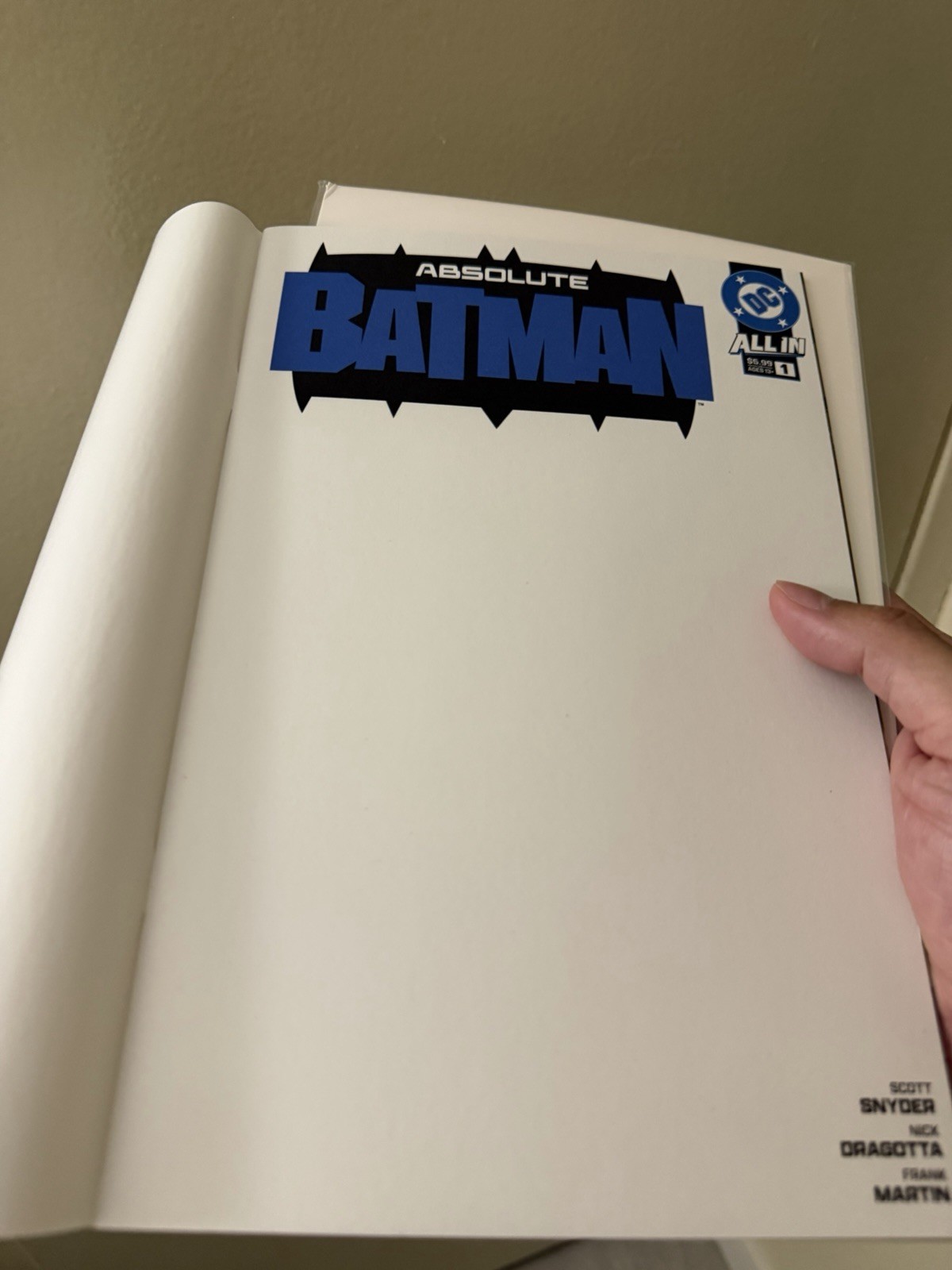 Absolute Batman #1 Comic Blank Cover Variant, 1st Print Brand New Absolute Batman #1 Comic Blank Cover Variant, 1st Print Brand New