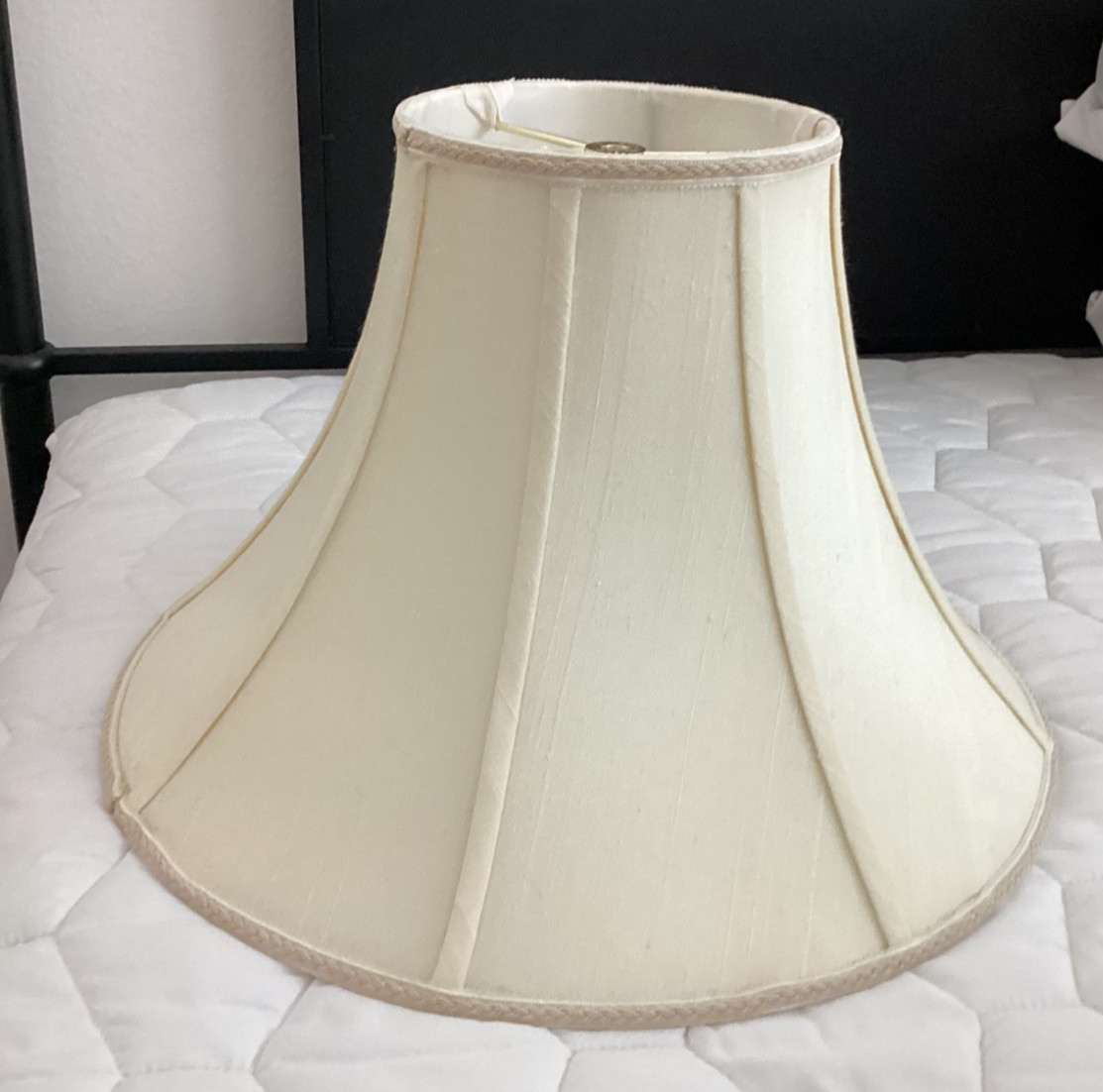 Lenox Quoizel Lamp Original Ivory Silk Shade Excellent Shade ONLY Lenox Quoizel Lamp Original Ivory Silk Shade Excellent Shade ONLY