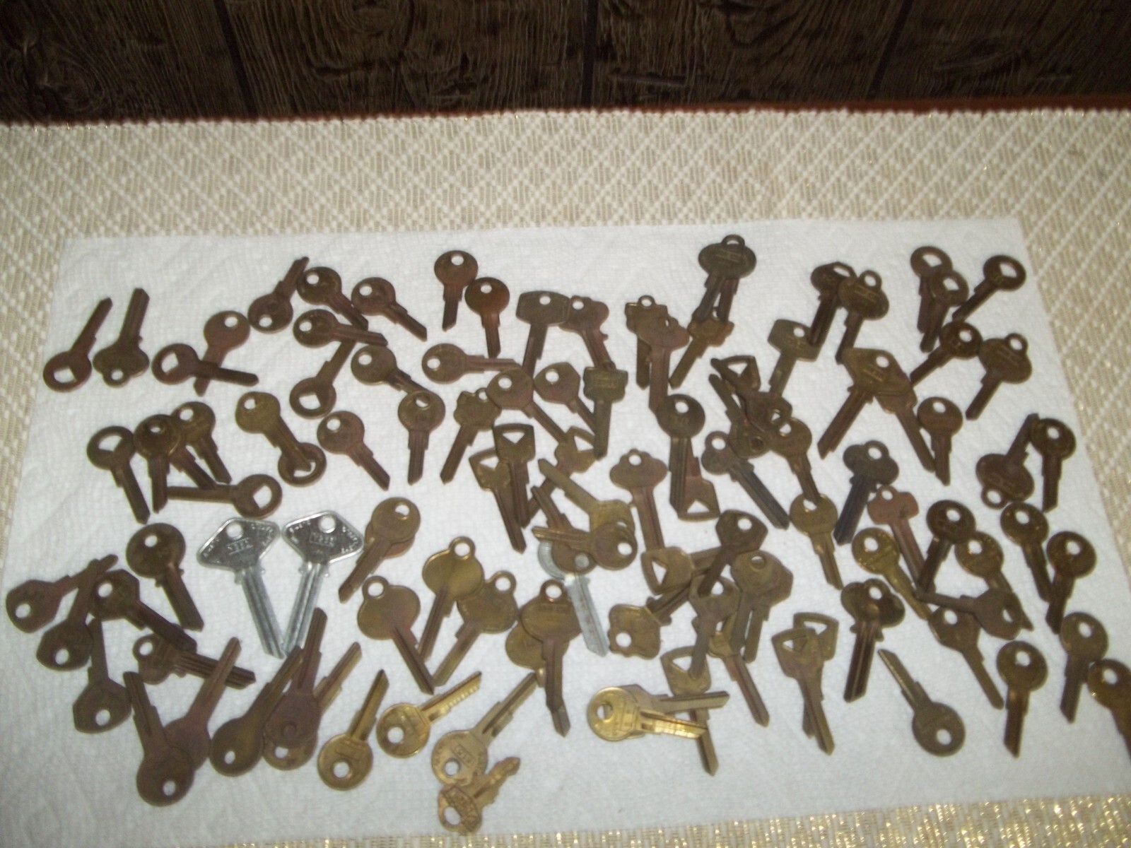 Lot of 112 vintage NOS Curtis key blanks-LOCKSMITH KEY BLANKS (LOT 25) Lot of 112 vintage NOS Curtis key blanks-LOCKSMITH KEY BLANKS (LOT 25)