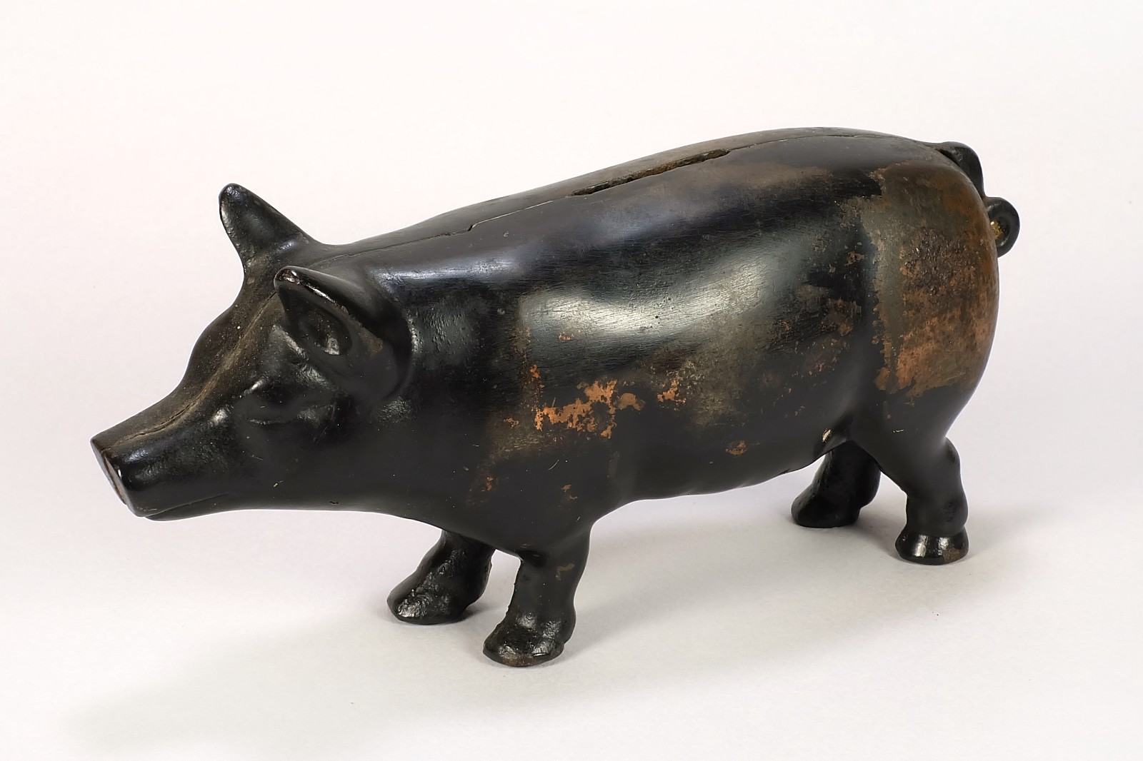Antique Early 1900s Cast Iron Figural Pig Coin Bank – 7" Long Antique Early 1900s Cast Iron Figural Pig Coin Bank – 7" Long