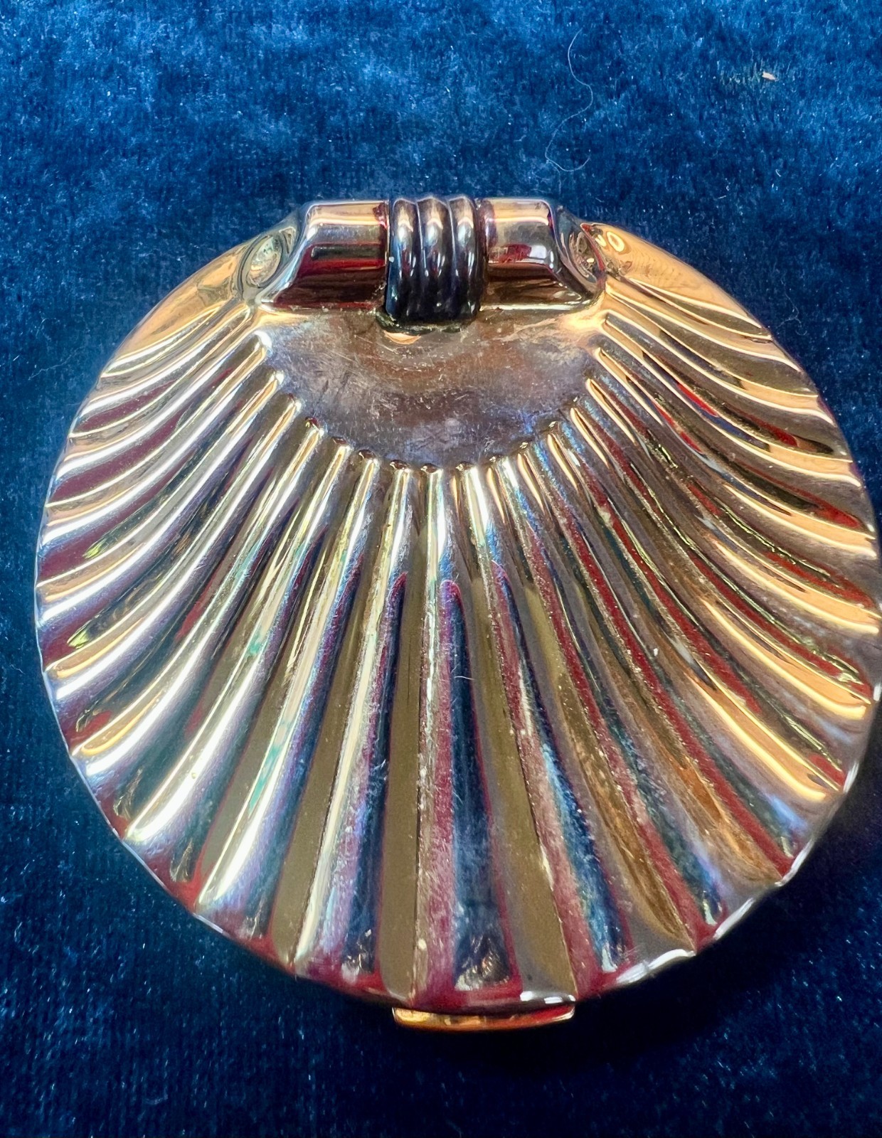 Vintage 1988 Estée Lauder Golden Shell Compact Ecru-01 Powder Puff Hong Kong Vintage 1988 Estée Lauder Golden Shell Compact Ecru-01 Powder Puff Hong Kong
