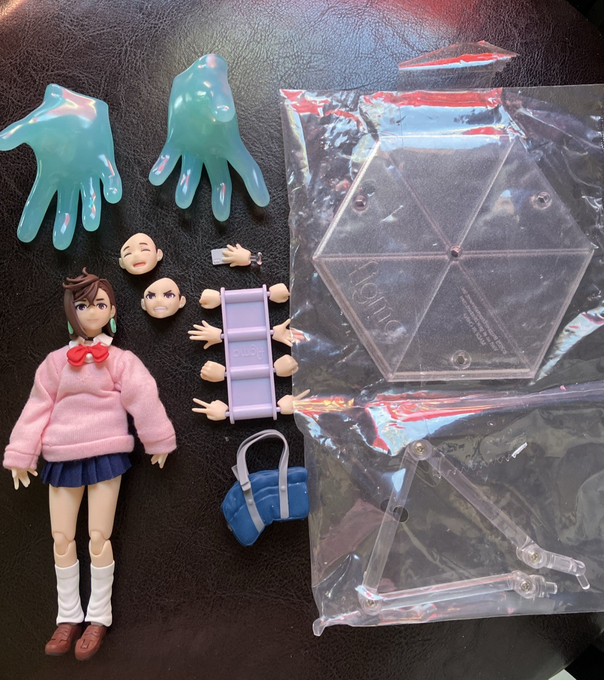 GOOD SMILE figma Dandadan Momo Loose Figure with accessories GOOD SMILE figma Dandadan Momo Loose Figure with accessories