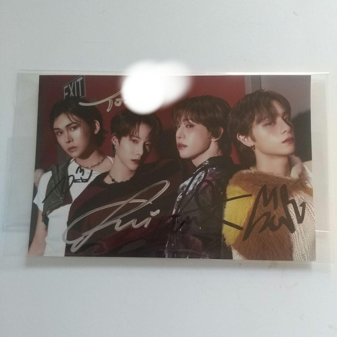 XLOV autographed photo 2L size XLOV autographed photo 2L size