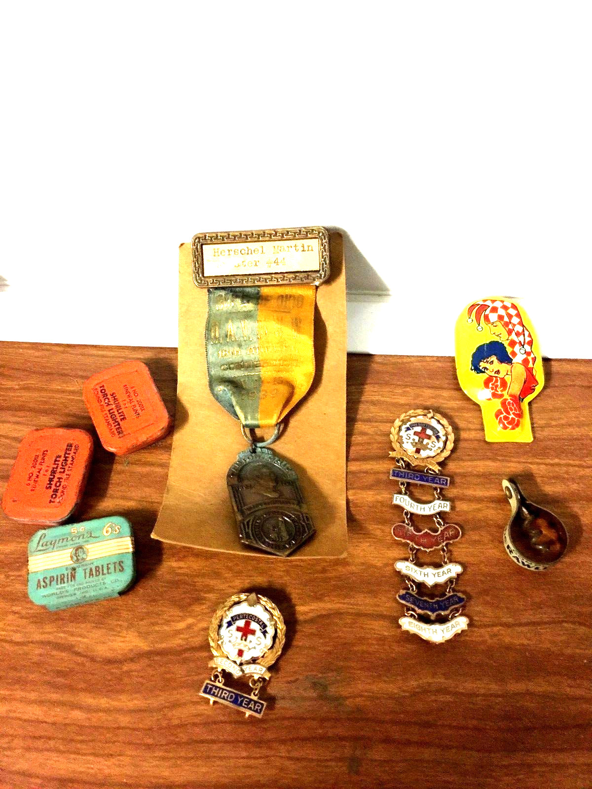 Mens Junk Drawer Lot WW 1 Medal Clicker Aspirin Tin Flint Tin Methodist Medals Mens Junk Drawer Lot WW 1 Medal Clicker Aspirin Tin Flint Tin Methodist Medals