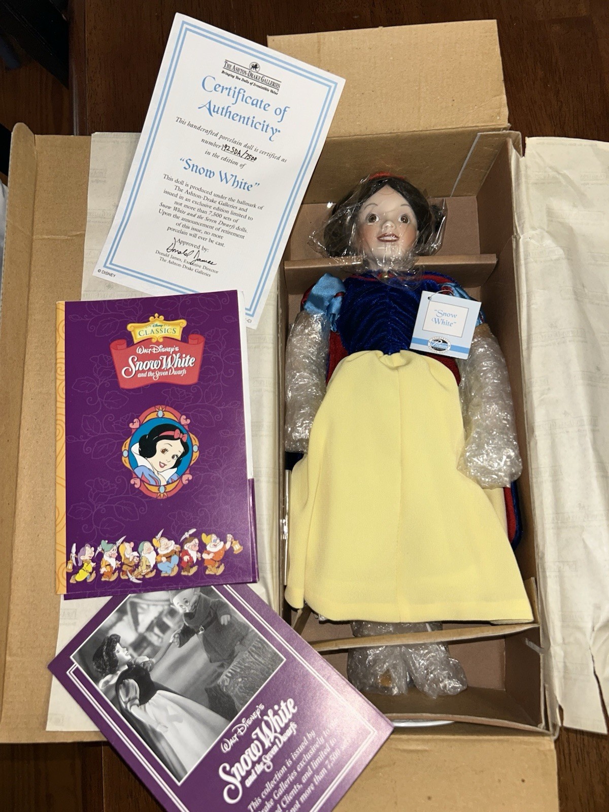 The Ashton-Drake Galleries Disney Snow White Porcelain Doll Figurines In Box COA