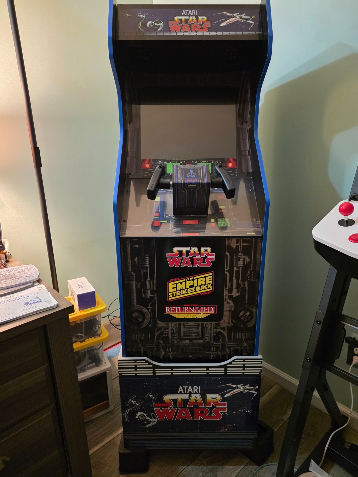 Arcade1up Star Wars Arcade Atari Edition-With Riser, feet and Light Up Marquee Arcade1up Star Wars Arcade Atari Edition-With Riser, feet and Light Up Marquee