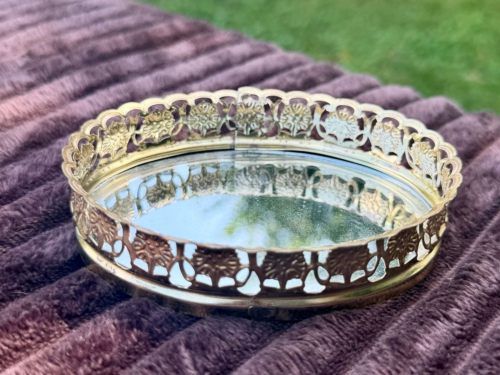 Vintage 1996 Oval Gold Tone Filigree Mirrored Vanity Tray Vintage 1996 Oval Gold Tone Filigree Mirrored Vanity Tray