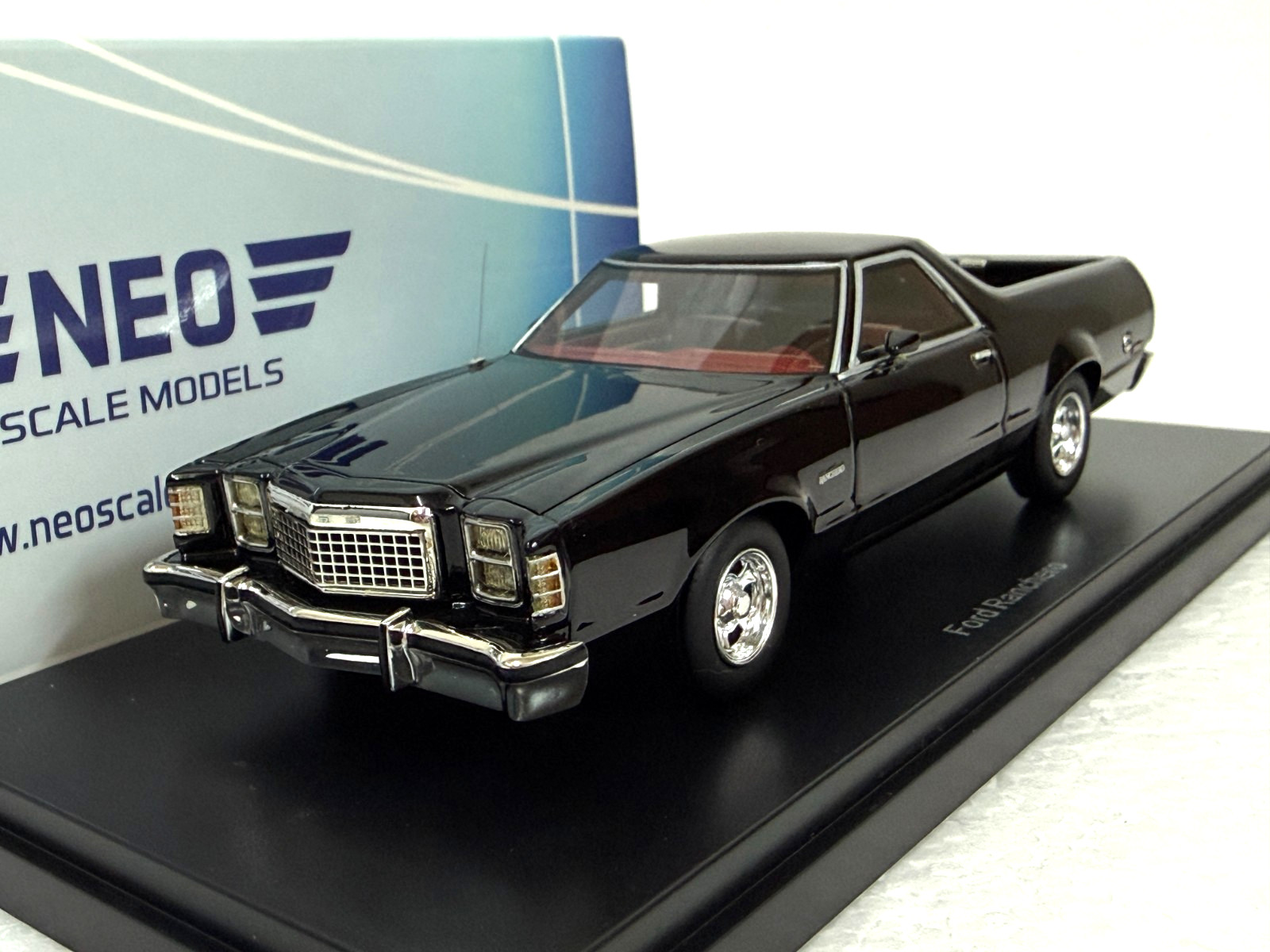 Neo Scale Models 46885 Ford Ranchero (case cracked) resin 1/43 scale model car Neo Scale Models 46885 Ford Ranchero (case cracked) resin 1/43 scale model car