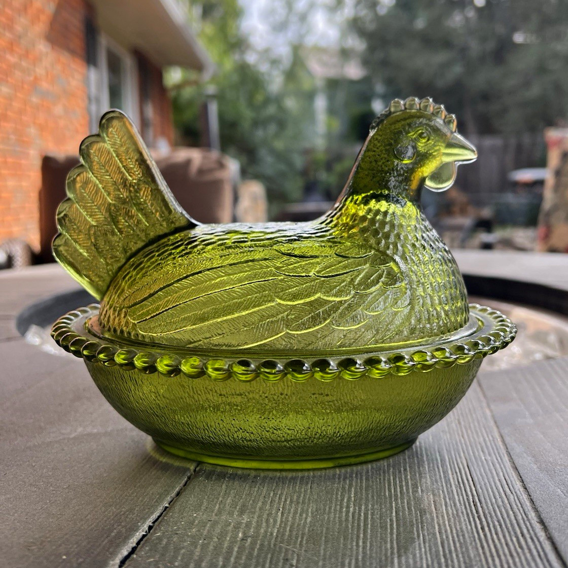 Authentic Vintage Indiana Glass Olive Green "Hen on Nest" Authentic Vintage Indiana Glass Olive Green "Hen on Nest"