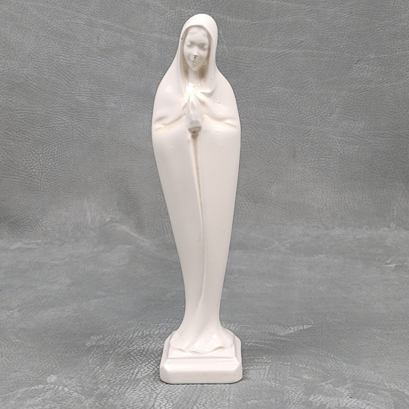 Vintage Virgin Mary Praying Hands Statue White Atlantic Mold Graceful Lusterware