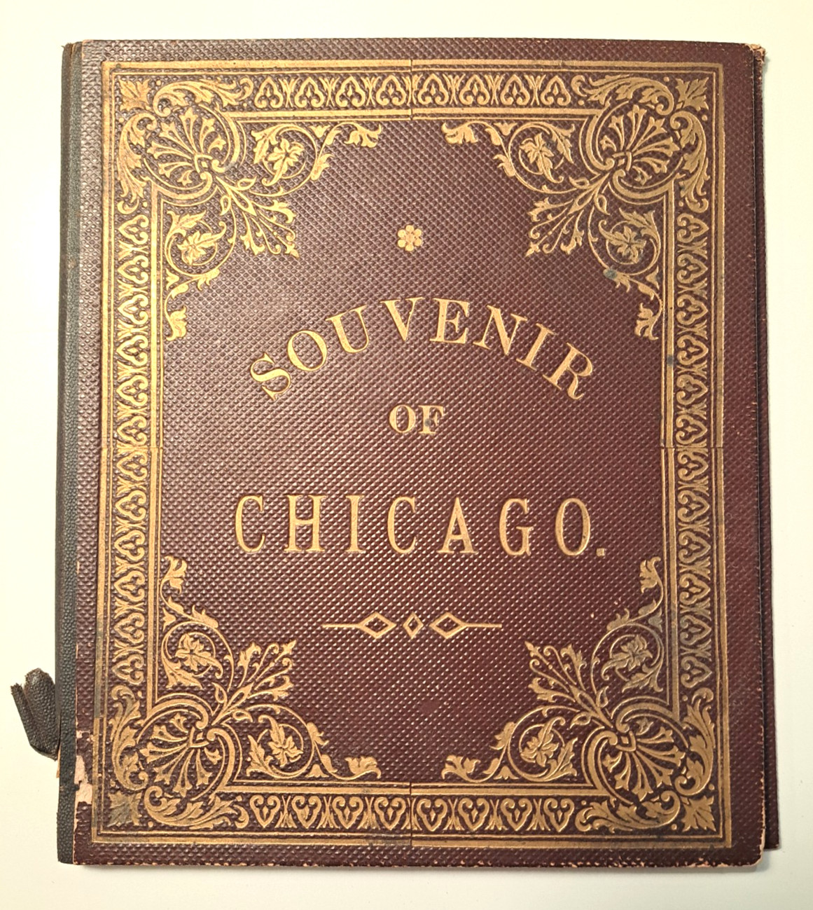 CHICAGO ILLINOIS souvenir fold out album of city views c. 1880s CHICAGO ILLINOIS souvenir fold out album of city views c. 1880s