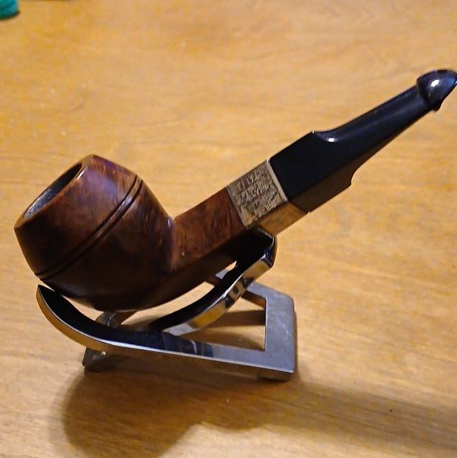 Peterson Sterling bulldog 150 pipe with made in Ireland in circle form short Peterson Sterling bulldog 150 pipe with made in Ireland in circle form short