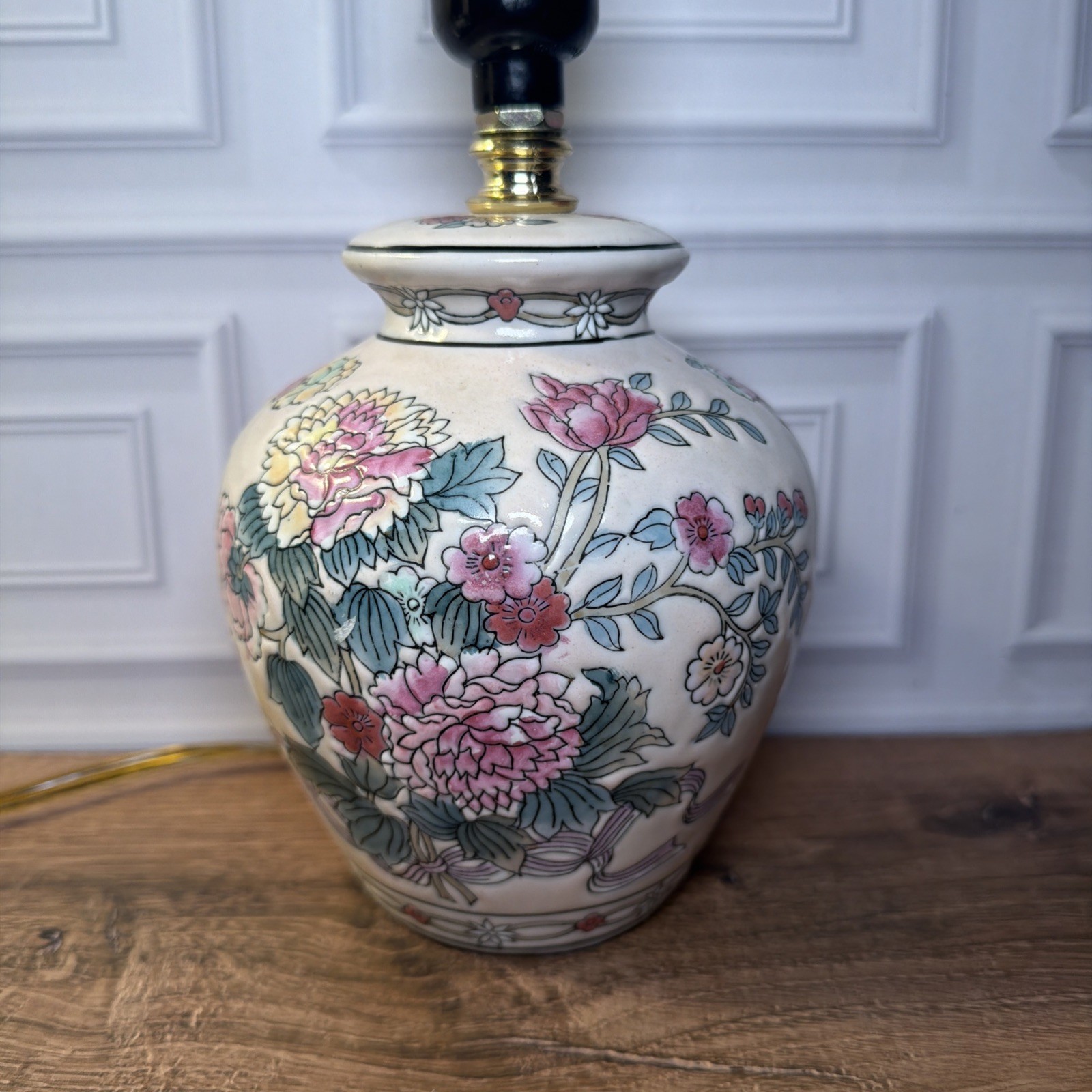 Vintage Chinese Famille Rose Porcelain Ginger Jar Table Lamp Floral 10" Base Vintage Chinese Famille Rose Porcelain Ginger Jar Table Lamp Floral 10" Base