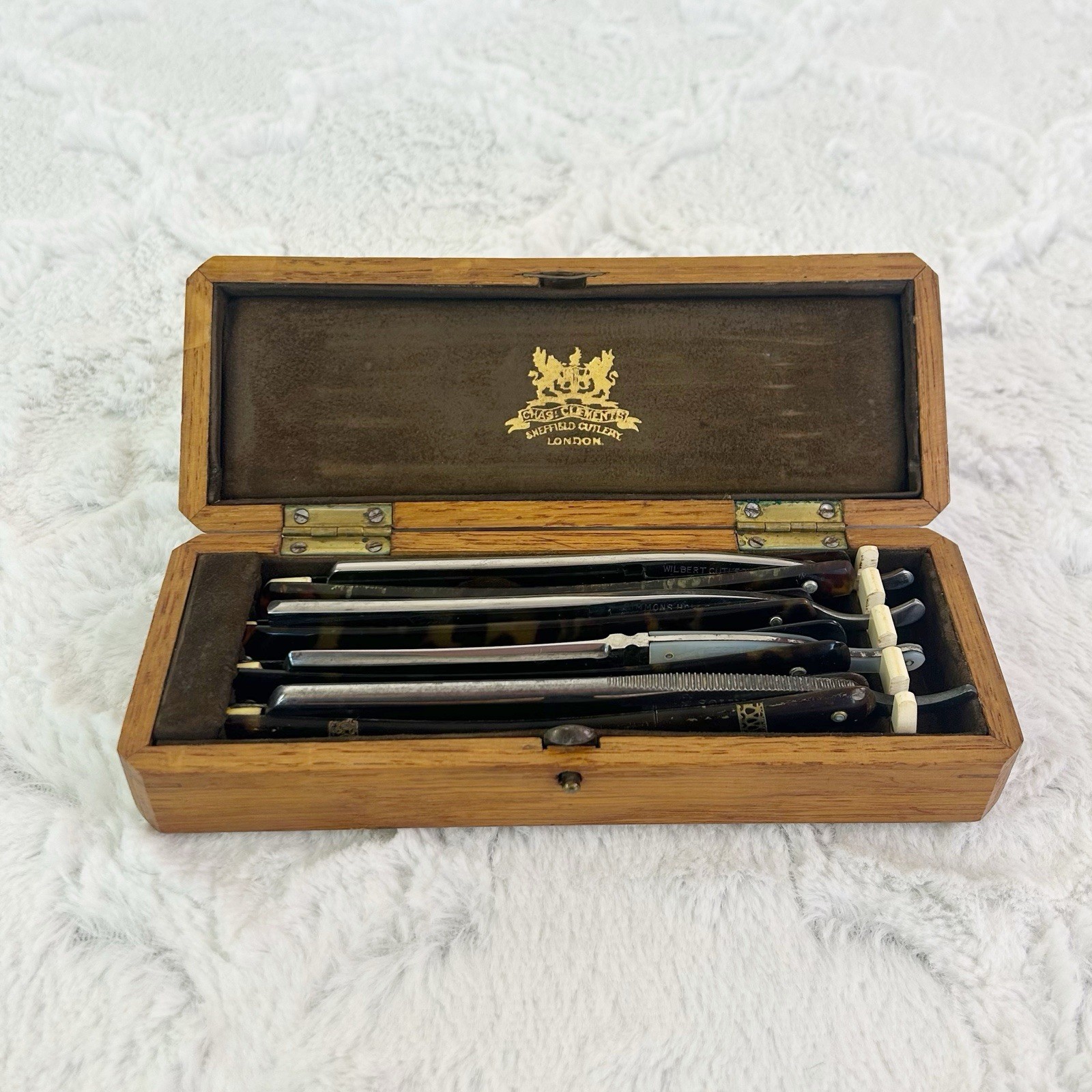Antique Straight Razors in Case Set of 4 Tortoiseshell Pattern Handle Various Antique Straight Razors in Case Set of 4 Tortoiseshell Pattern Handle Various