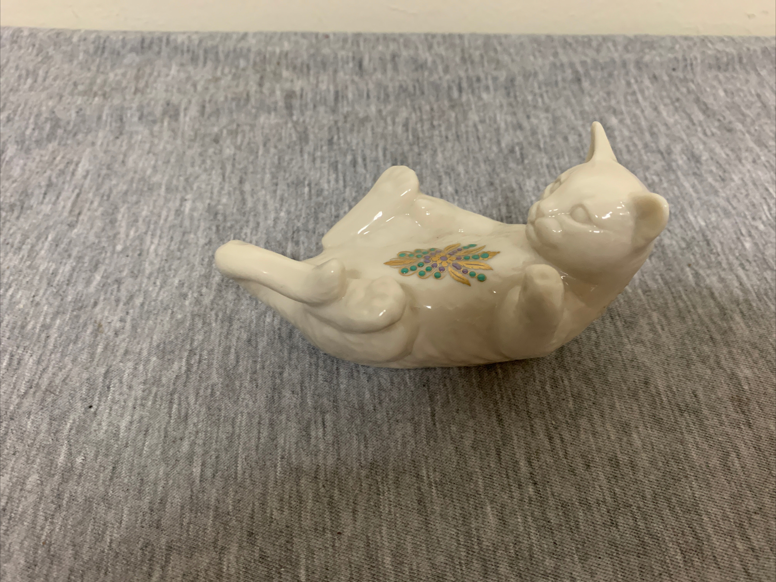 Vintage 1994 Lenox Porcelain Cat w/Gold Decorations Figure Vintage 1994 Lenox Porcelain Cat w/Gold Decorations Figure