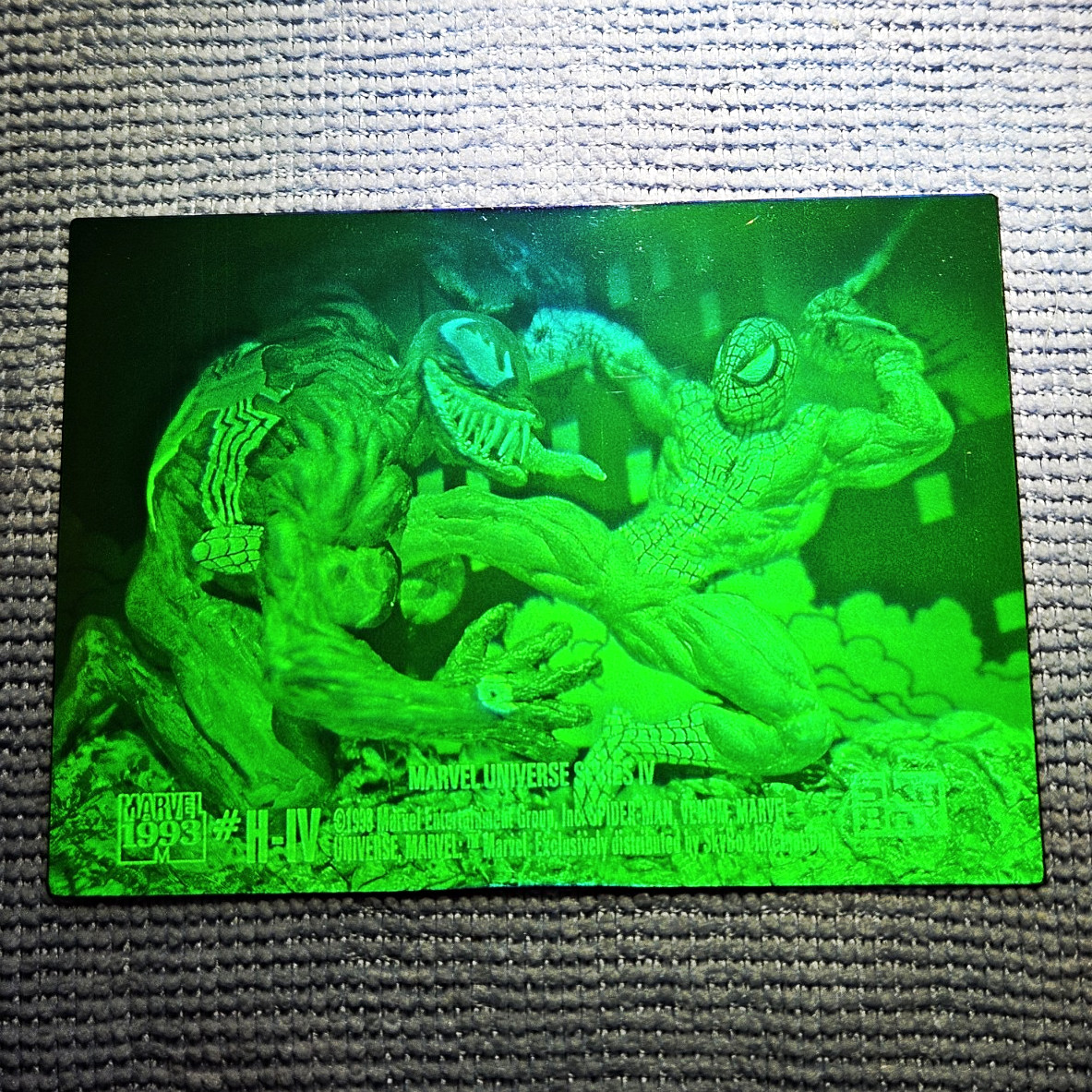 Beautiful 1993 SkyBox Marvel Universe Series IV Spider-Man vs Venom 3-D hologram Beautiful 1993 SkyBox Marvel Universe Series IV Spider-Man vs Venom 3-D hologram