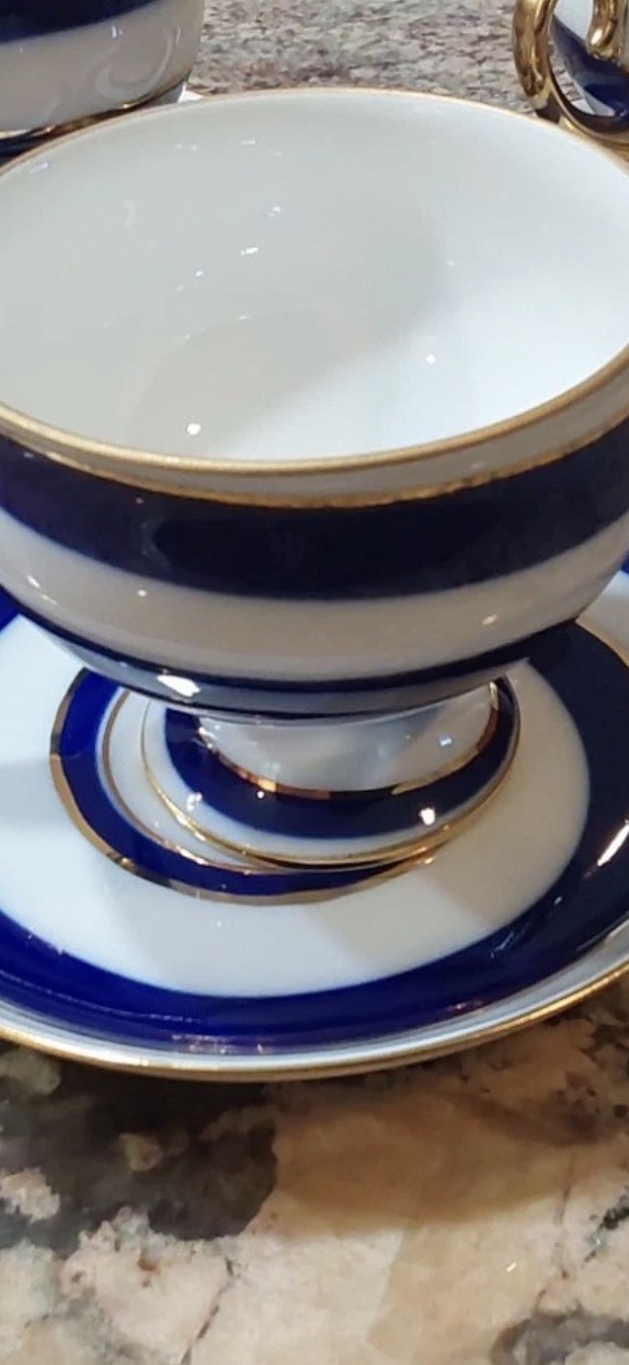 Set of 4 Russian Imperial Porcelain , Serpentine Tea Cups/Saucers Set of 4 Russian Imperial Porcelain , Serpentine Tea Cups/Saucers