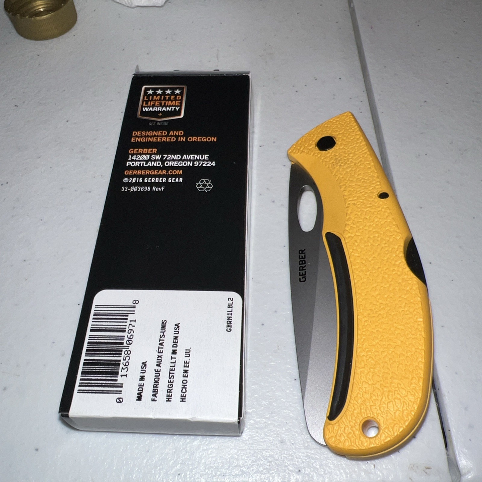 GERBER RESCUE Knife Model 06971 Easy Out Serrated Blade GERBER RESCUE Knife Model 06971 Easy Out Serrated Blade