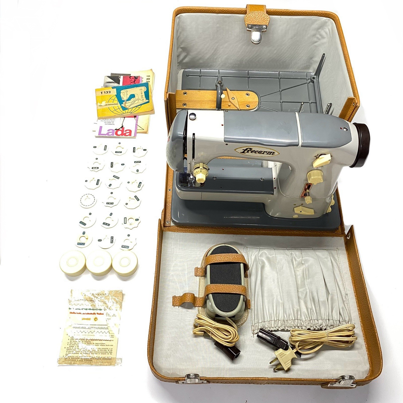 Vintage 1950s-60s Lada T132 Sewing Machine Complete W/ Case & Extras READ Vintage 1950s-60s Lada T132 Sewing Machine Complete W/ Case & Extras READ