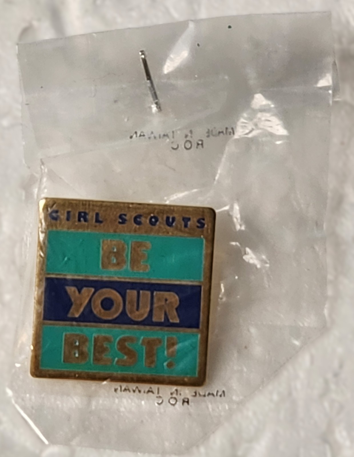 Vintage Girl Scout Be Your Best Pin 1" - New in Package