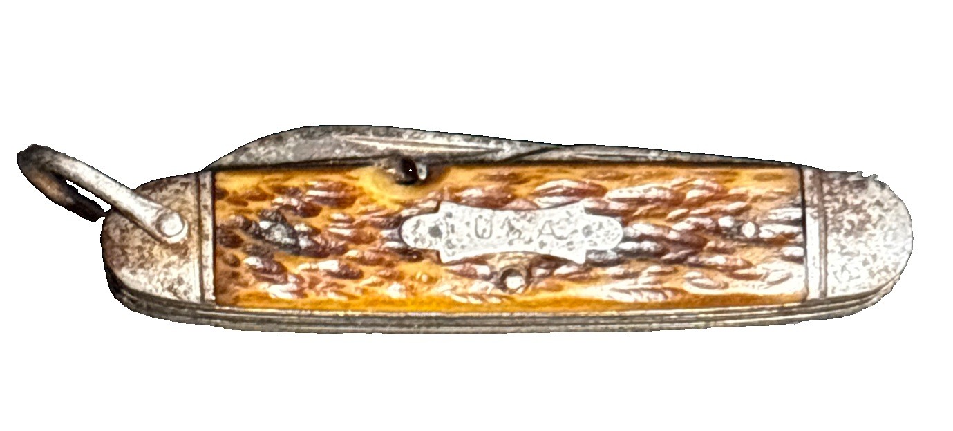 1930's Camillus U.S.A. 4-Line Bone Pocket Knife Rare 4 Blade See Pics a Bit Stif