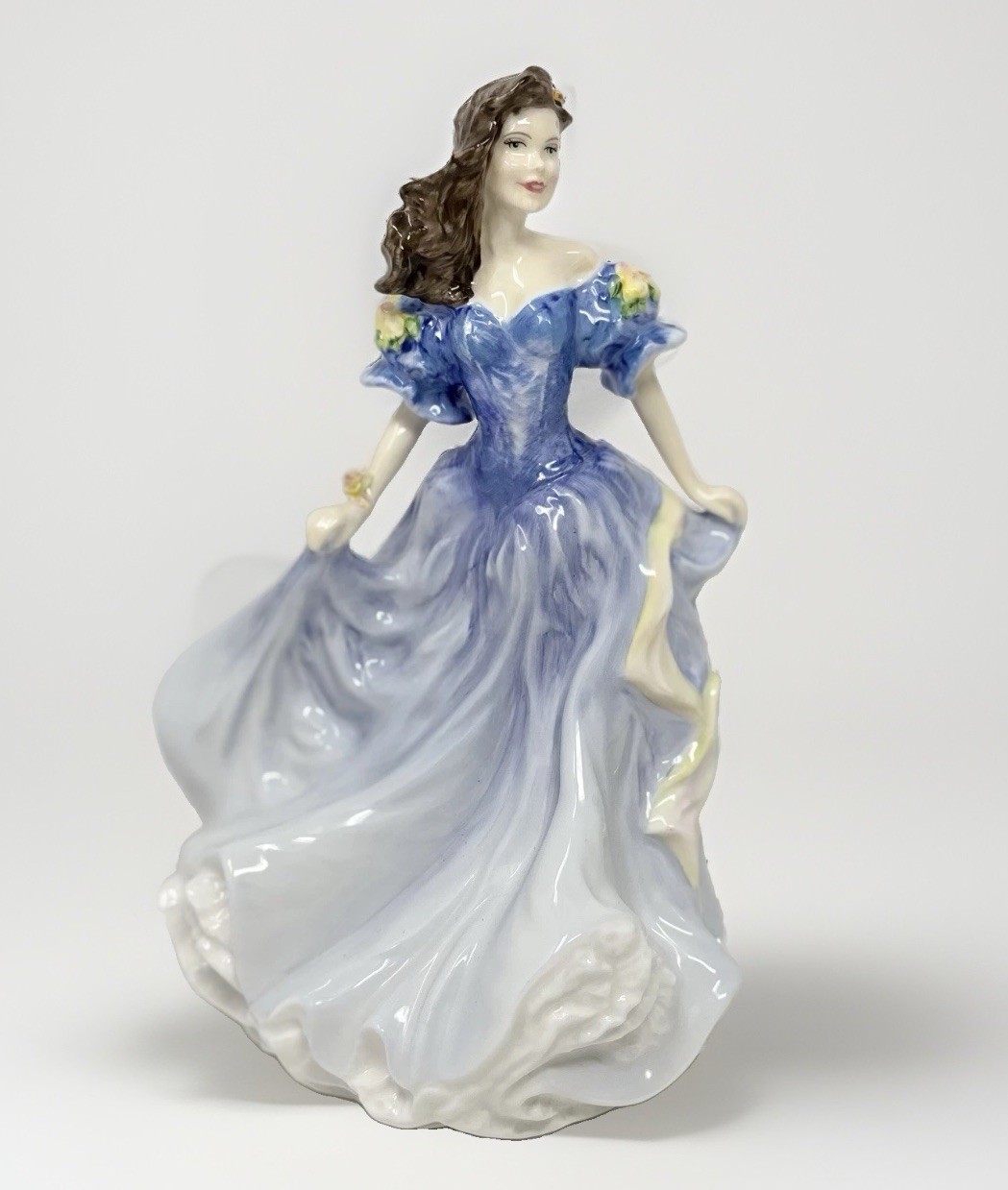 Royal Doulton Rebecca HN4041 Figure of the Year 1998 Bone China Figurine Royal Doulton Rebecca HN4041 Figure of the Year 1998 Bone China Figurine
