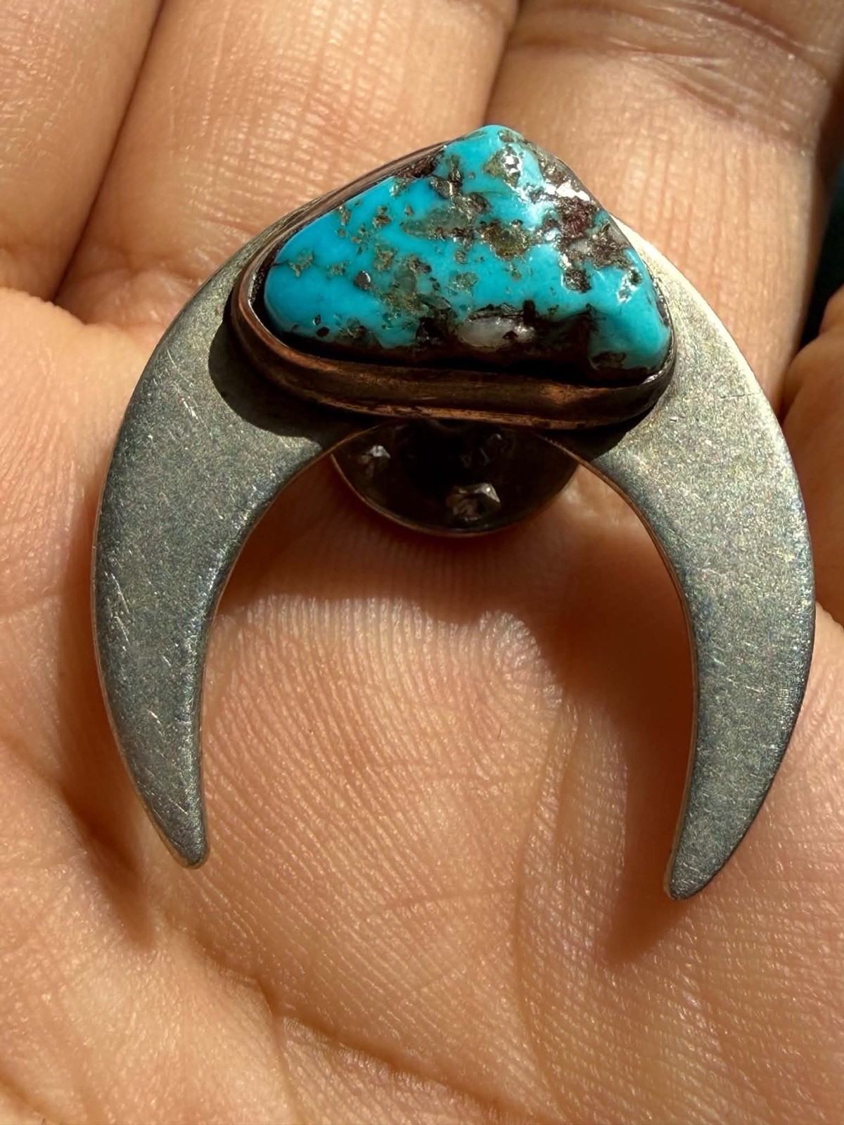 Vintage Natural Turquoise Horseshoe Naja Native American Silver-Tone Lapel Pin Vintage Natural Turquoise Horseshoe Naja Native American Silver-Tone Lapel Pin