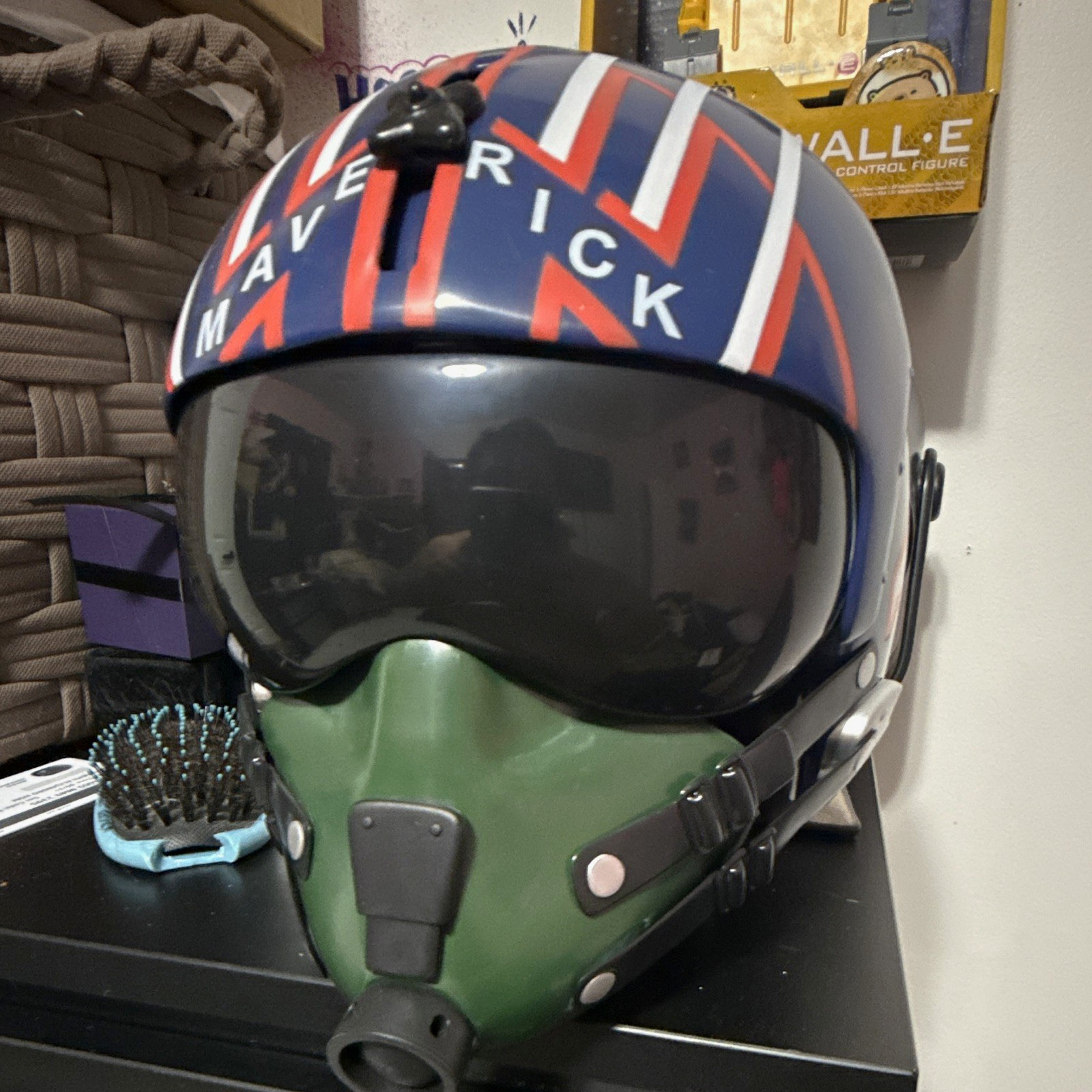 Maverick Top Gun Pilot Helmet popcornw/ Visor & Oxygen Mask - Militaria Theme 30 Maverick Top Gun Pilot Helmet popcornw/ Visor & Oxygen Mask - Militaria Theme 30