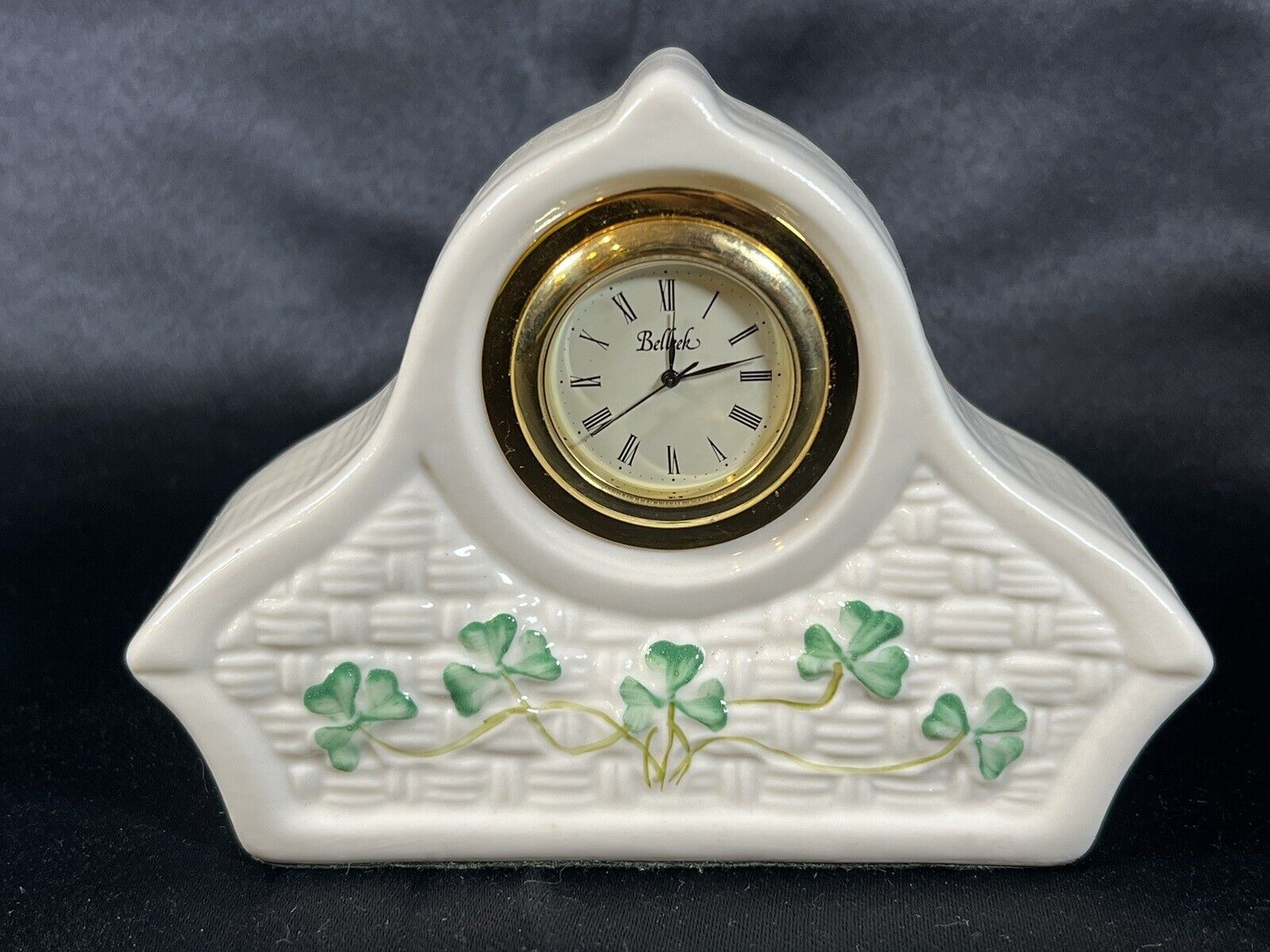 Killarney Shamrock Irish Clover Beleek porcelain Desk Clock, Needs Battery WORKS