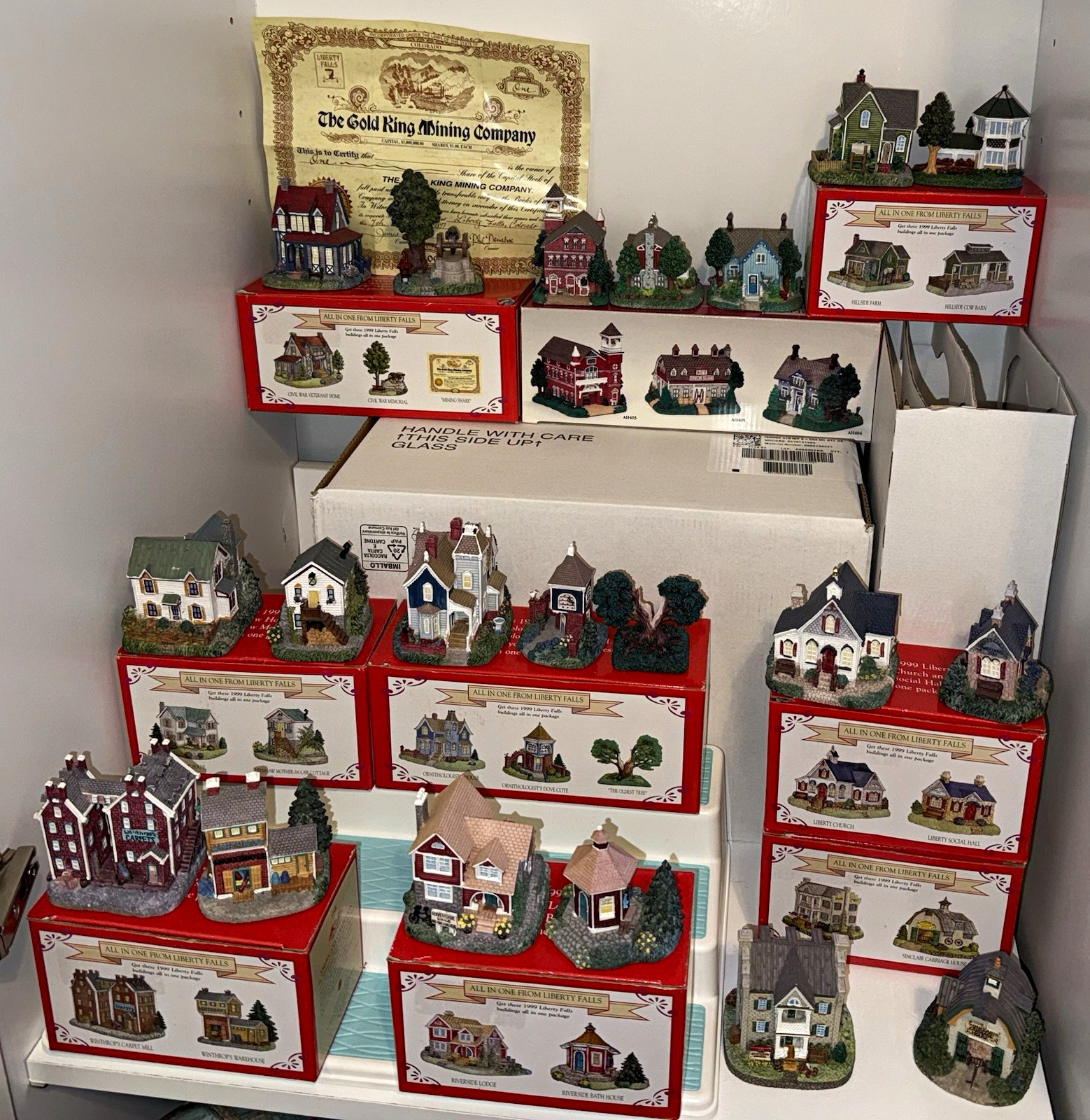 Liberty Falls 1999 Christmas Village Set 27pcs Resin Buildings Boxed Liberty Falls 1999 Christmas Village Set 27pcs Resin Buildings Boxed