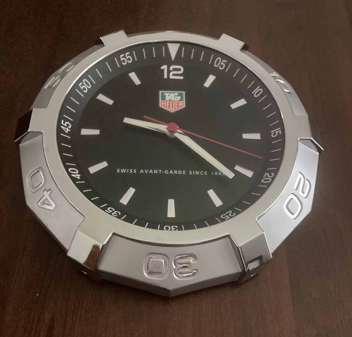 DEFECTIVE Very Rare TAG HEUER DEALER ADVERTISING WALl CLOCK G3D DEFECTIVE Very Rare TAG HEUER DEALER ADVERTISING WALl CLOCK G3D