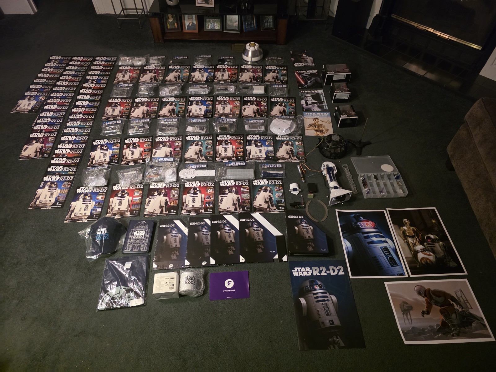 Huge Collection of the DeAgostini/Fanhome Star Wars R2D2 kit. Many extras. Huge Collection of the DeAgostini/Fanhome Star Wars R2D2 kit. Many extras.