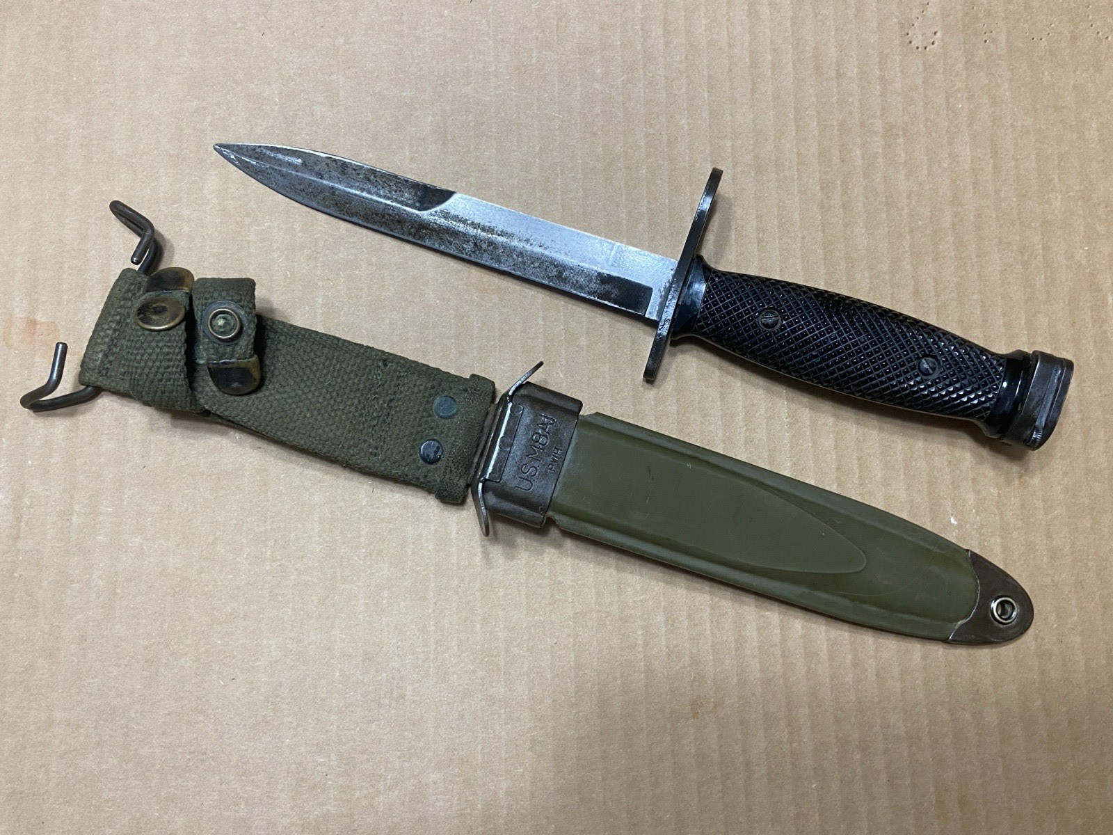 Original US Military M7 CONETTA Bayonet Combat Knife w/ USM8A1 PWH Scabbard. Original US Military M7 CONETTA Bayonet Combat Knife w/ USM8A1 PWH Scabbard.