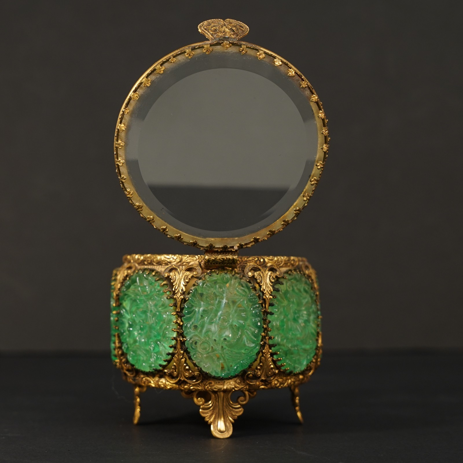 Vintage Stylebuilt Jade Art Glass Gilt Ormolu Style Jewelry Casket Box 1960s Vintage Stylebuilt Jade Art Glass Gilt Ormolu Style Jewelry Casket Box 1960s