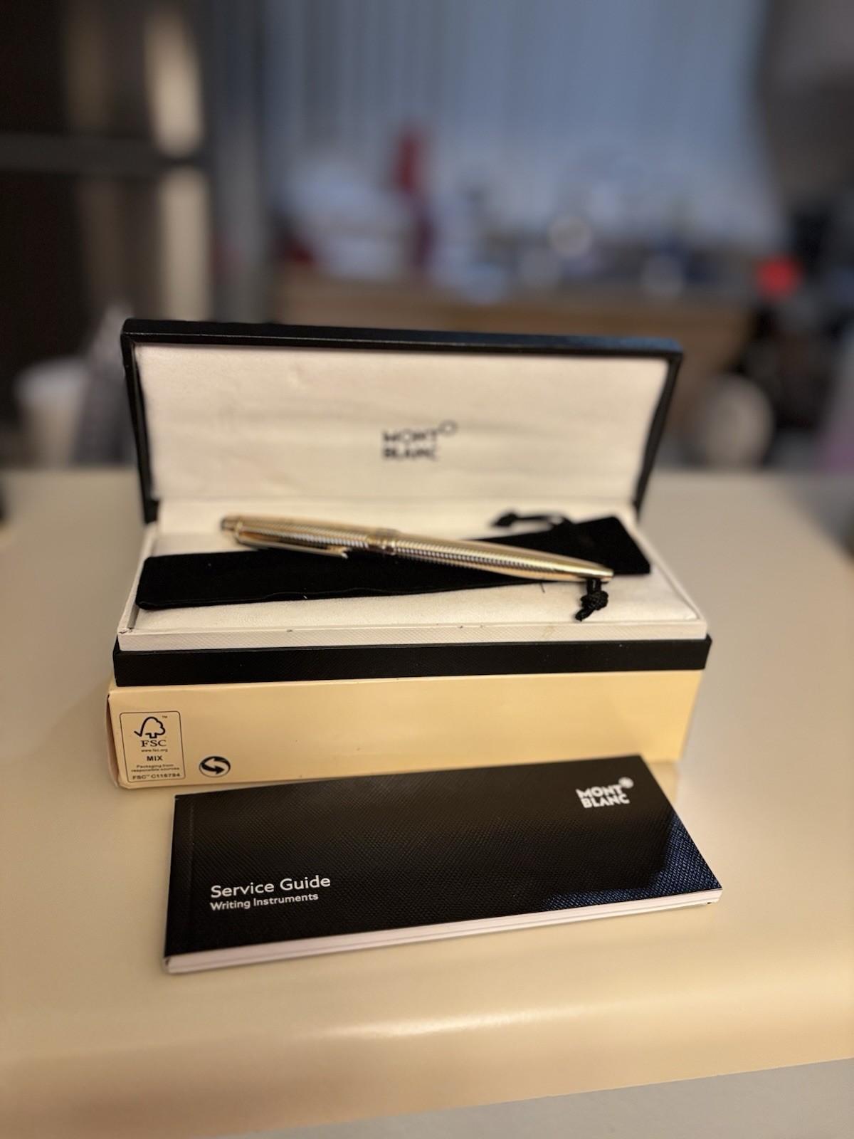 Montblanc Meisterstuck Solitaire Doue 164 Classic Gold Ballpoint Pen Montblanc Meisterstuck Solitaire Doue 164 Classic Gold Ballpoint Pen