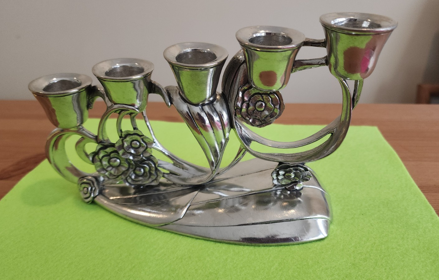 Vintage 1992 Seagull Pewter Etain Zinn Canada Candle Holder, W 8 1/2" x H 5" Vintage 1992 Seagull Pewter Etain Zinn Canada Candle Holder, W 8 1/2" x H 5"