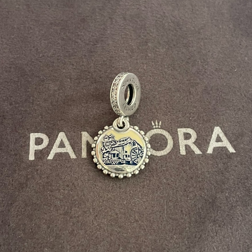Disney Port Orleans Riverside Double Sided Dangle Charm Bead Pre-owned Disney Port Orleans Riverside Double Sided Dangle Charm Bead Pre-owned