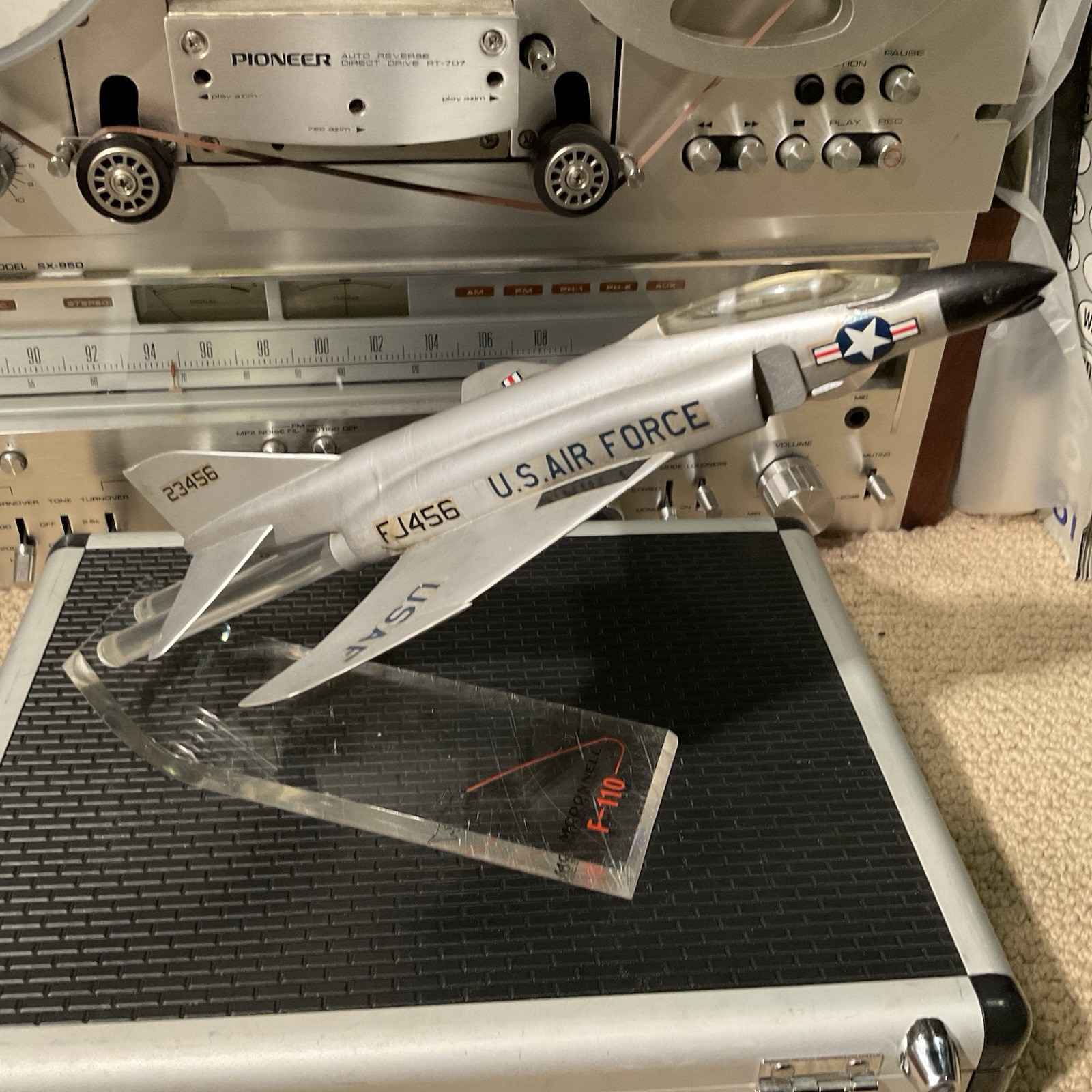 Vintage Topping McDonnell F-110 USAF Desk Top Model Jet w/Stand Vintage Topping McDonnell F-110 USAF Desk Top Model Jet w/Stand