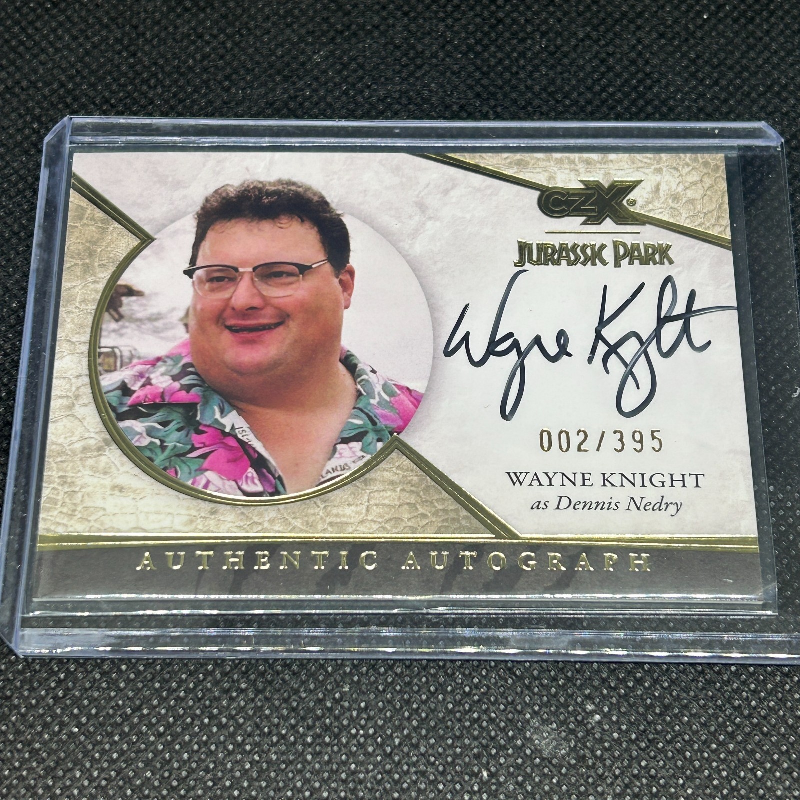 2026 JURASSIC PARK CRYPTOZOIC CZX WAYNE KNIGHT AS DENNIS NEDRY AUTO #d 002/395 2026 JURASSIC PARK CRYPTOZOIC CZX WAYNE KNIGHT AS DENNIS NEDRY AUTO #d 002/395