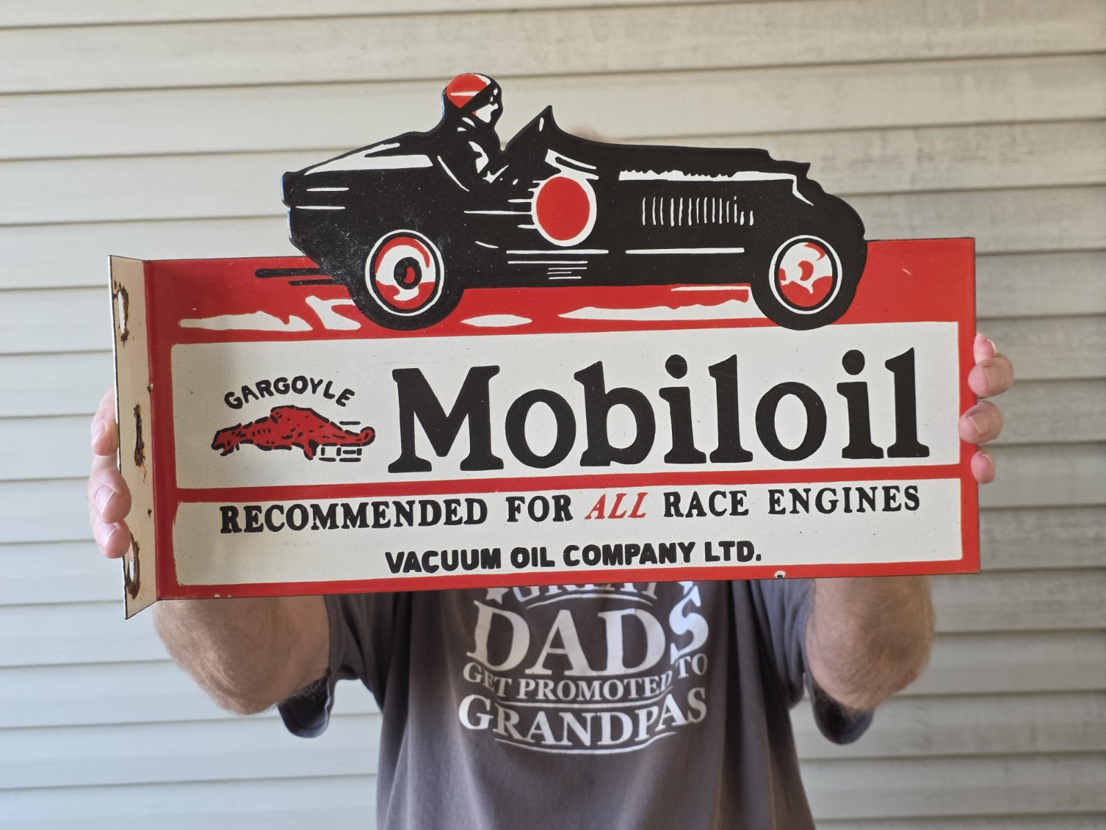 LARGE VINTAGE MOBILOIL GARGOYLE PORCELAIN FLANGE DOUBLE SIDED SIGN 16"X10" LARGE VINTAGE MOBILOIL GARGOYLE PORCELAIN FLANGE DOUBLE SIDED SIGN 16"X10"