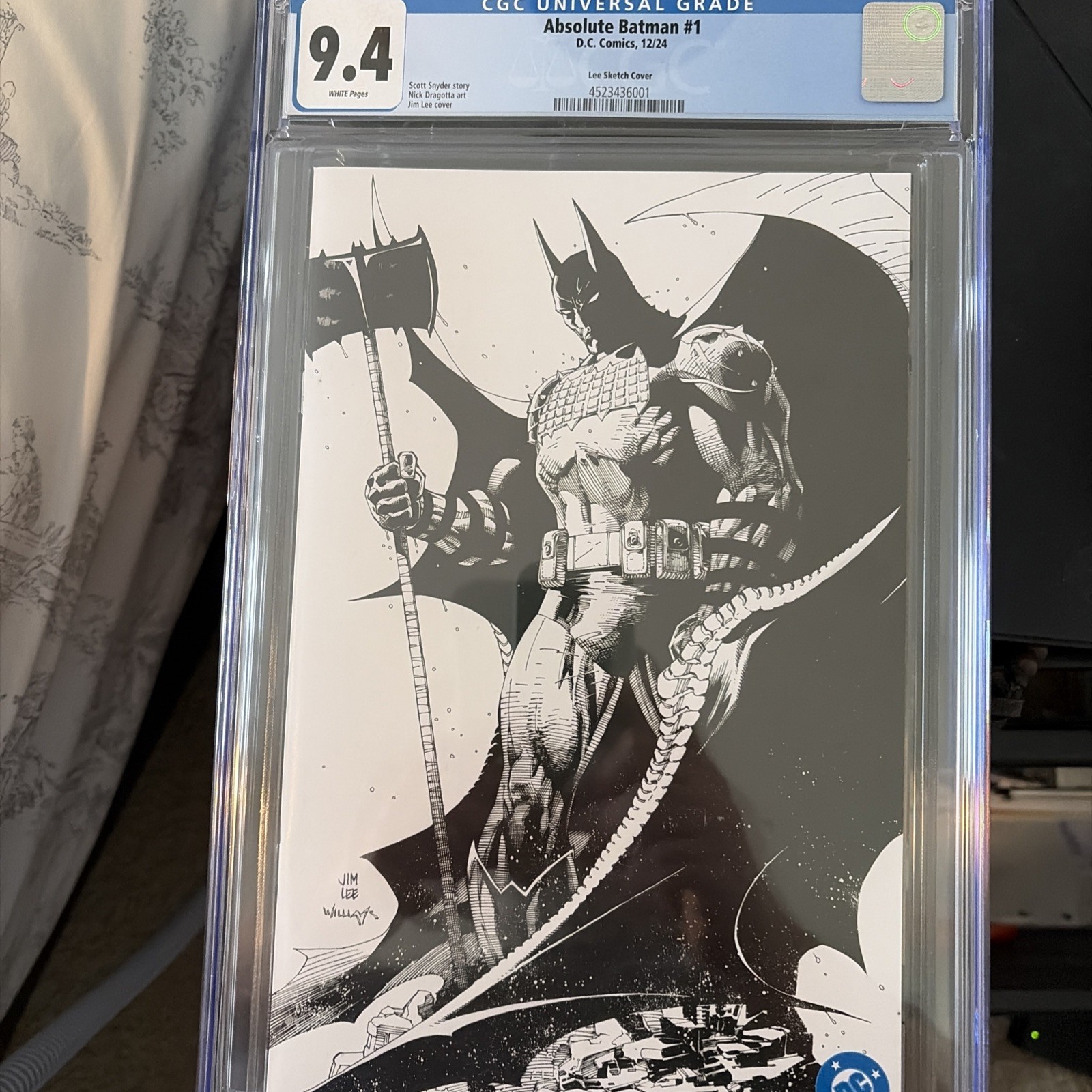 Absolute Batman 1 1:100 Jim Lee CGC 9.4 + Something Is Killing The Children 16 C Absolute Batman 1 1:100 Jim Lee CGC 9.4 + Something Is Killing The Children 16 C