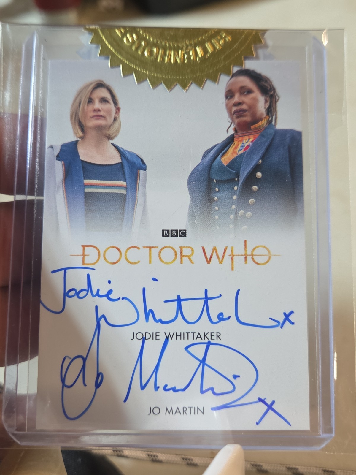 2022 Rittenhouse Doctor Who Jodie Whittaker & Jo Martin Dual Auto Card 2022 Rittenhouse Doctor Who Jodie Whittaker & Jo Martin Dual Auto Card