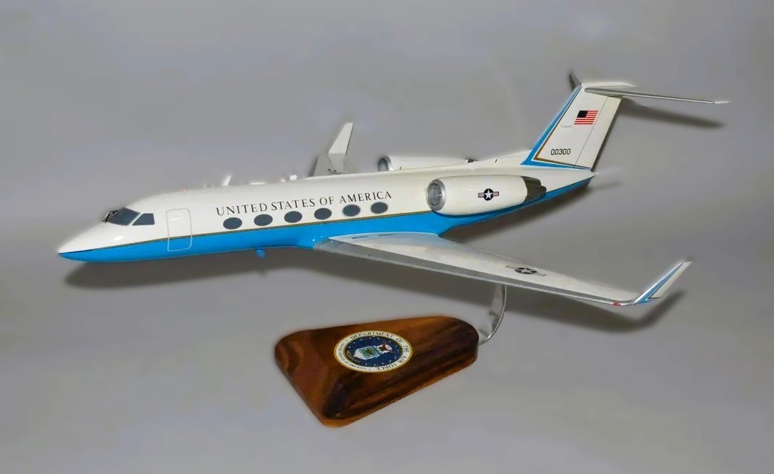 USAF Gulfstream Aerospace C-20H VIP Transport 00300 Desk Model 1/48 SC Airplane USAF Gulfstream Aerospace C-20H VIP Transport 00300 Desk Model 1/48 SC Airplane