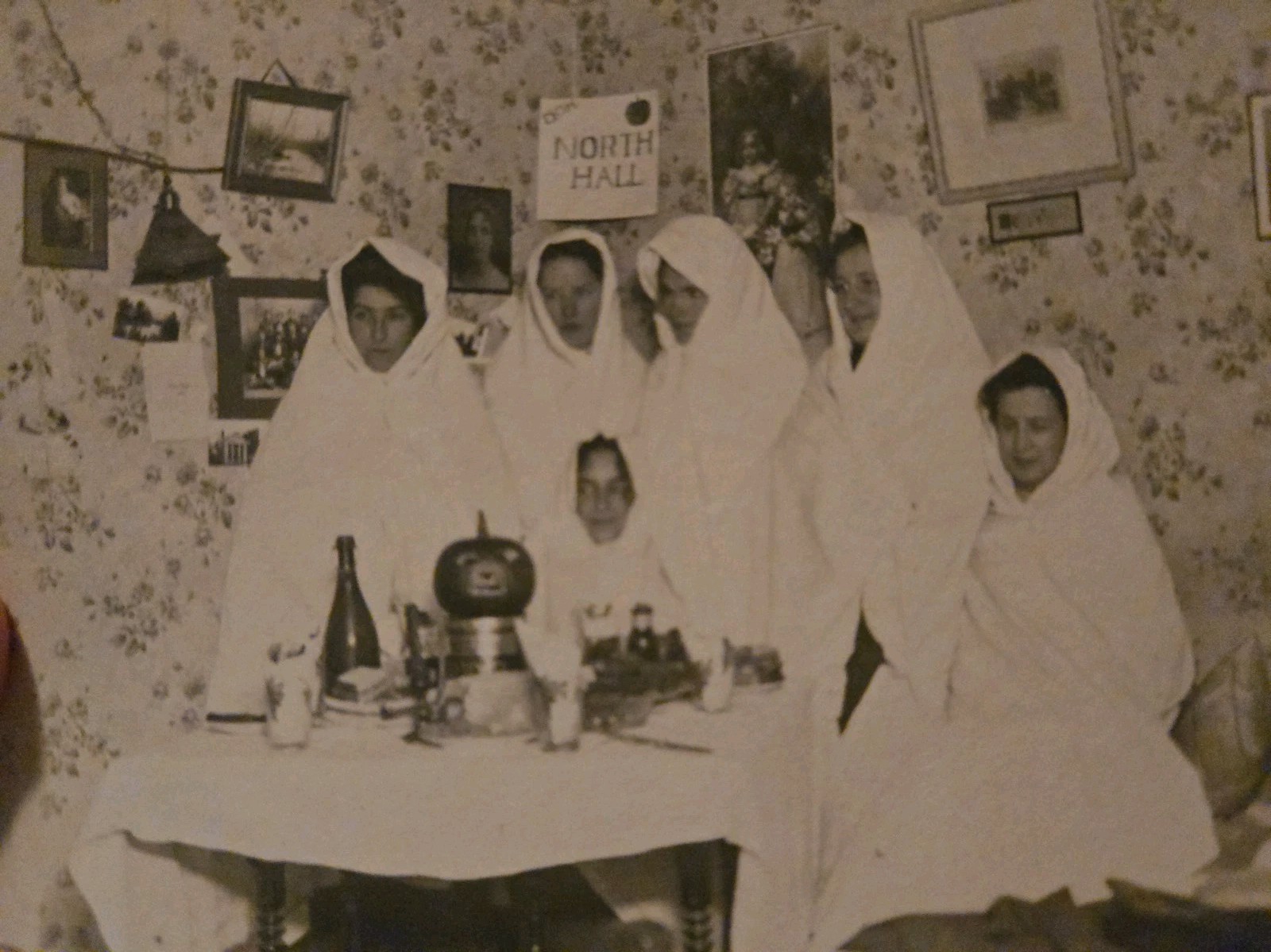 HALLOWEEN 1907 At " North HALL " Rppc Jack-O-Lantern- Ghosts - Photo Postcard HALLOWEEN 1907 At " North HALL " Rppc Jack-O-Lantern- Ghosts - Photo Postcard