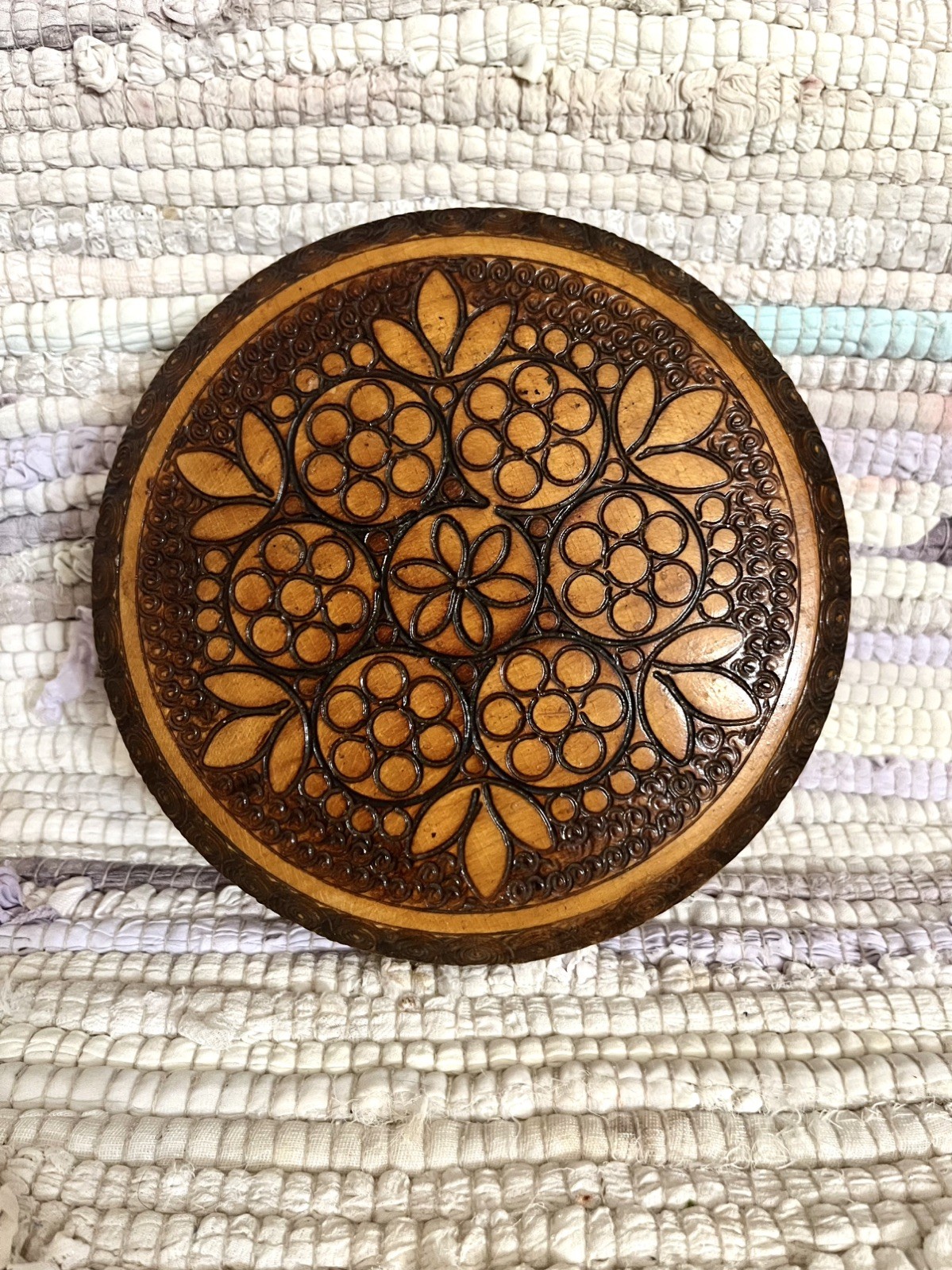 Vintage Hand Carved Wooden Trinket Box Floral Folk Art Vintage Hand Carved Wooden Trinket Box Floral Folk Art