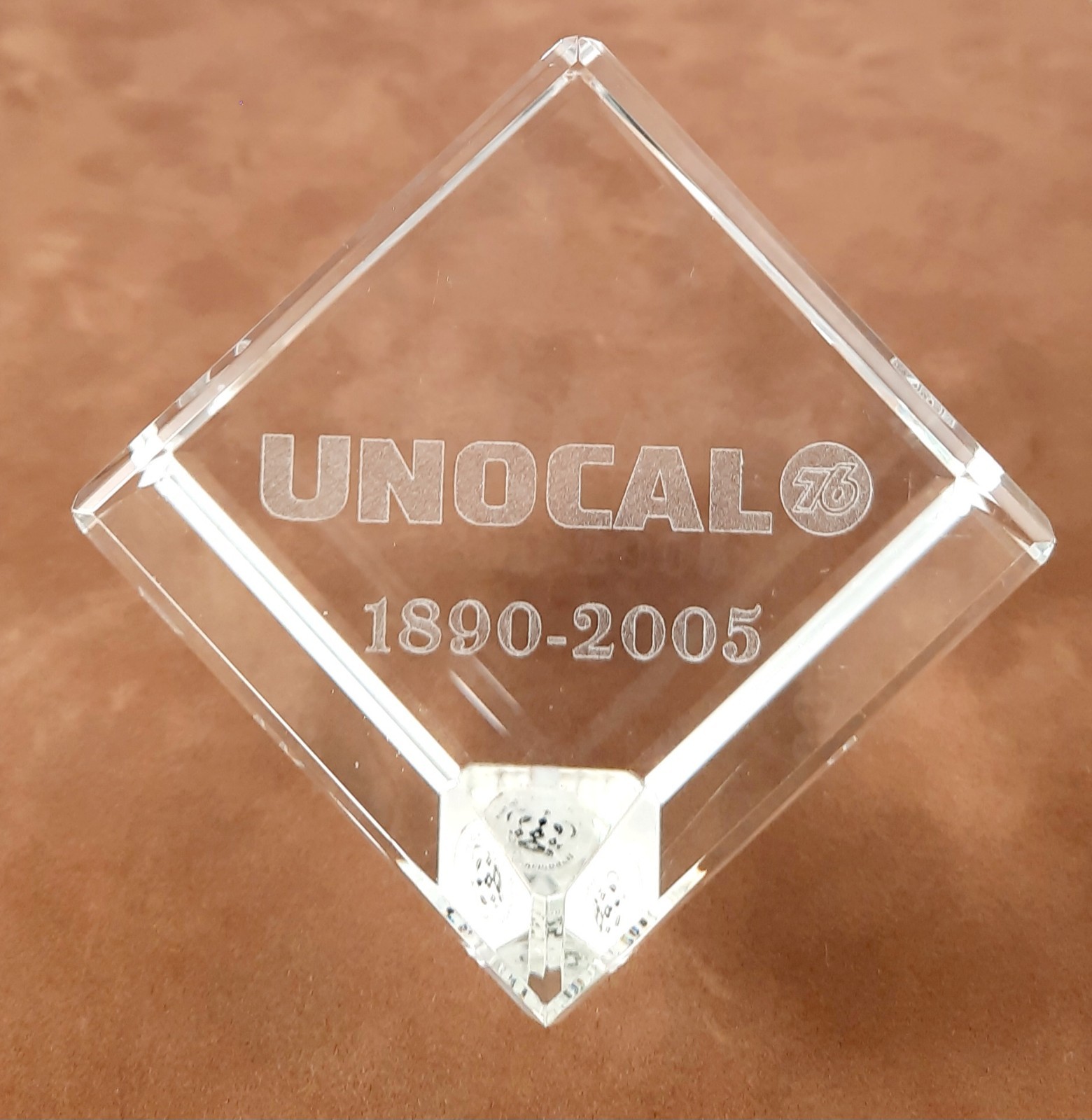 Vintage UNOCAL 76 Commemorative Crystal Glass Cube Paper Weight 1890-2005 Vintage UNOCAL 76 Commemorative Crystal Glass Cube Paper Weight 1890-2005