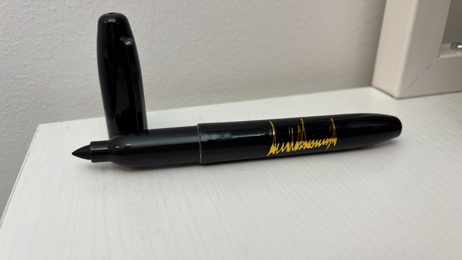 President Donald Trump The White House Bill Signer "Sharpie" Marker Pen Replica